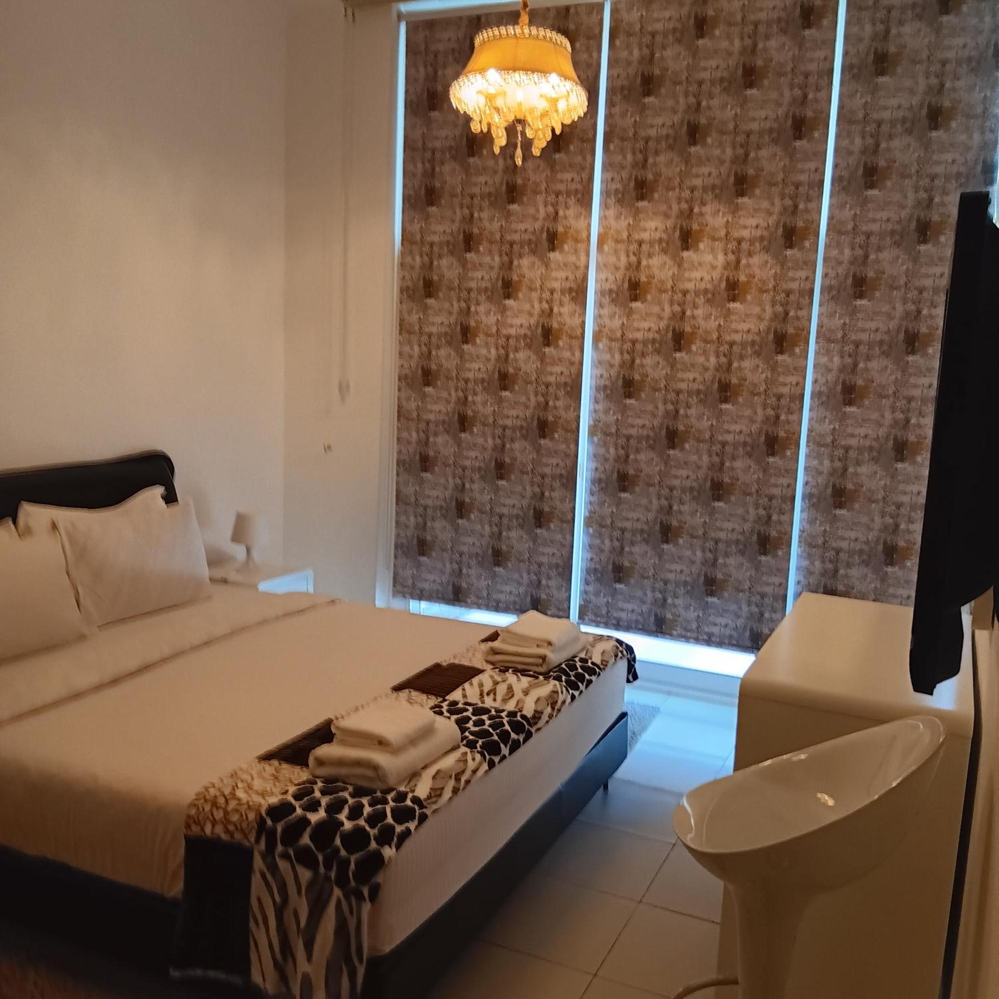 Apartment - Glitz 3 Residences - Majestic Luxe - 2br - Sleep 4 - For Families & Couples Only Dubai