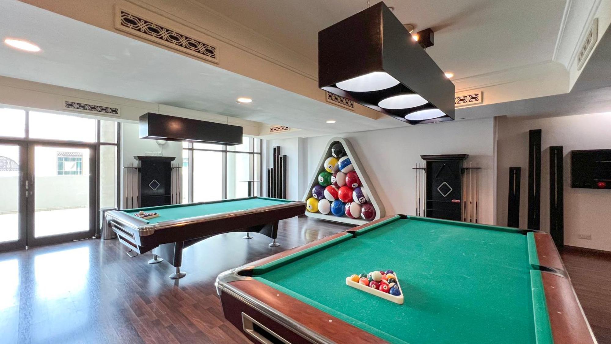 Luxurious Unique 2 Bed With Private Jacuzzi & Garden - Connected To Souk Al Bahar - Mall Apartment