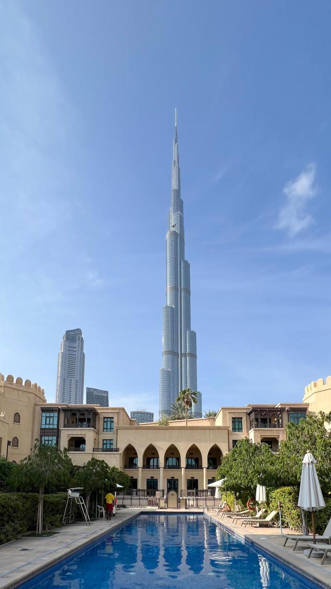 Apartment Luxurious Unique 2 Bed With Private Jacuzzi & Garden - Connected To Souk Al Bahar - Mall *