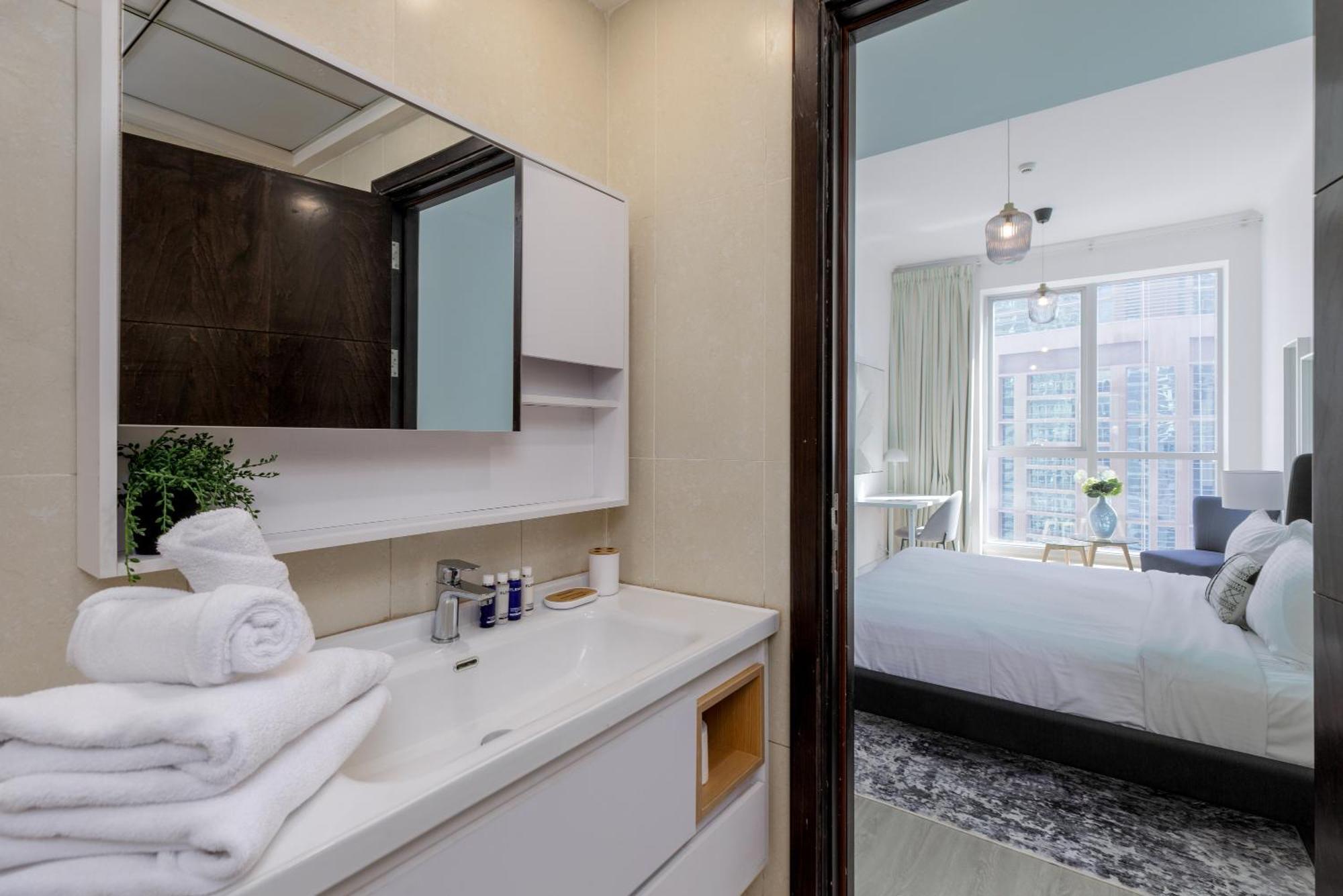 Apartment Maison Privee - Modern Urban Retreat In The Heart Of Marina