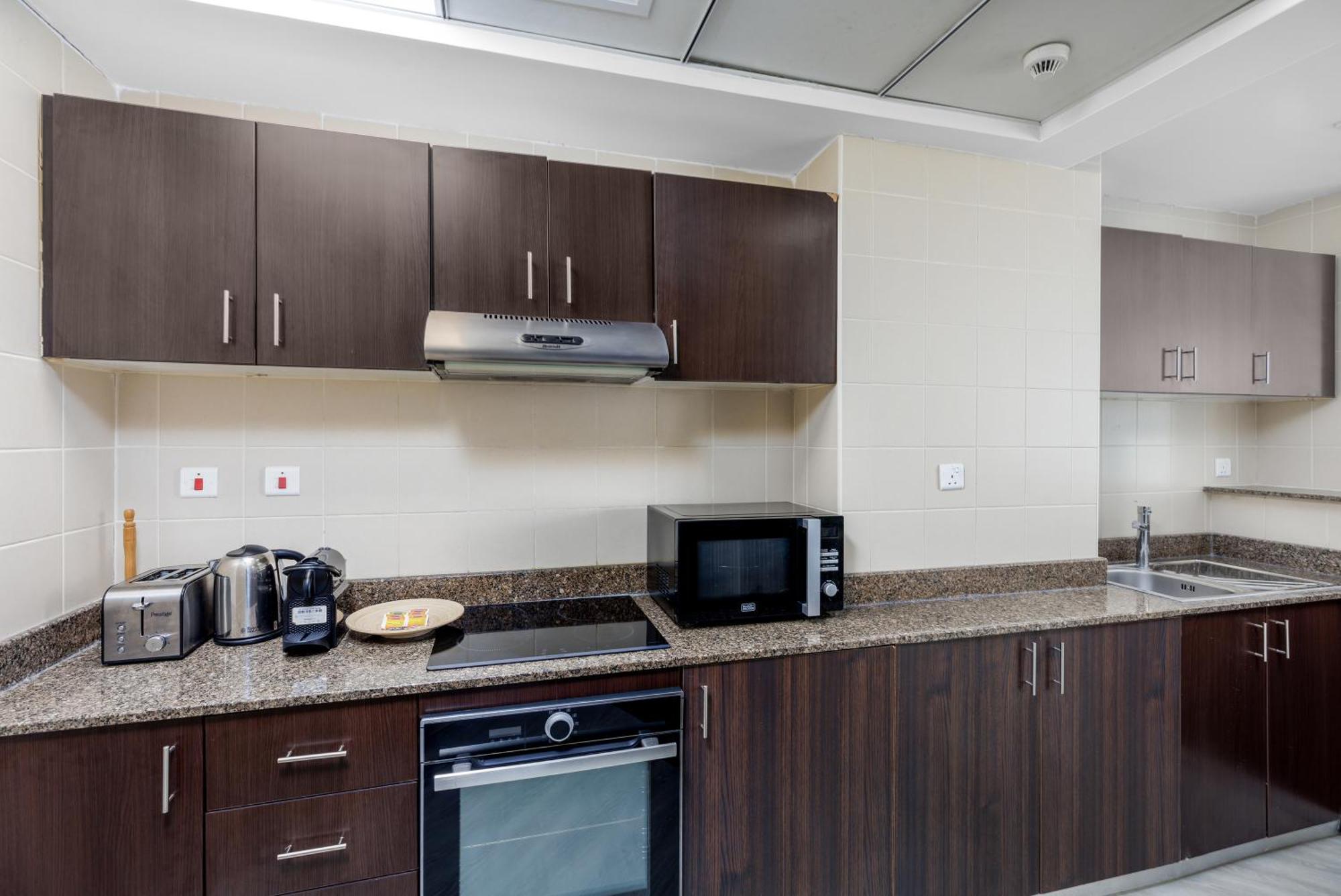 Maison Privee - Modern Urban Retreat In The Heart Of Marina Apartment *