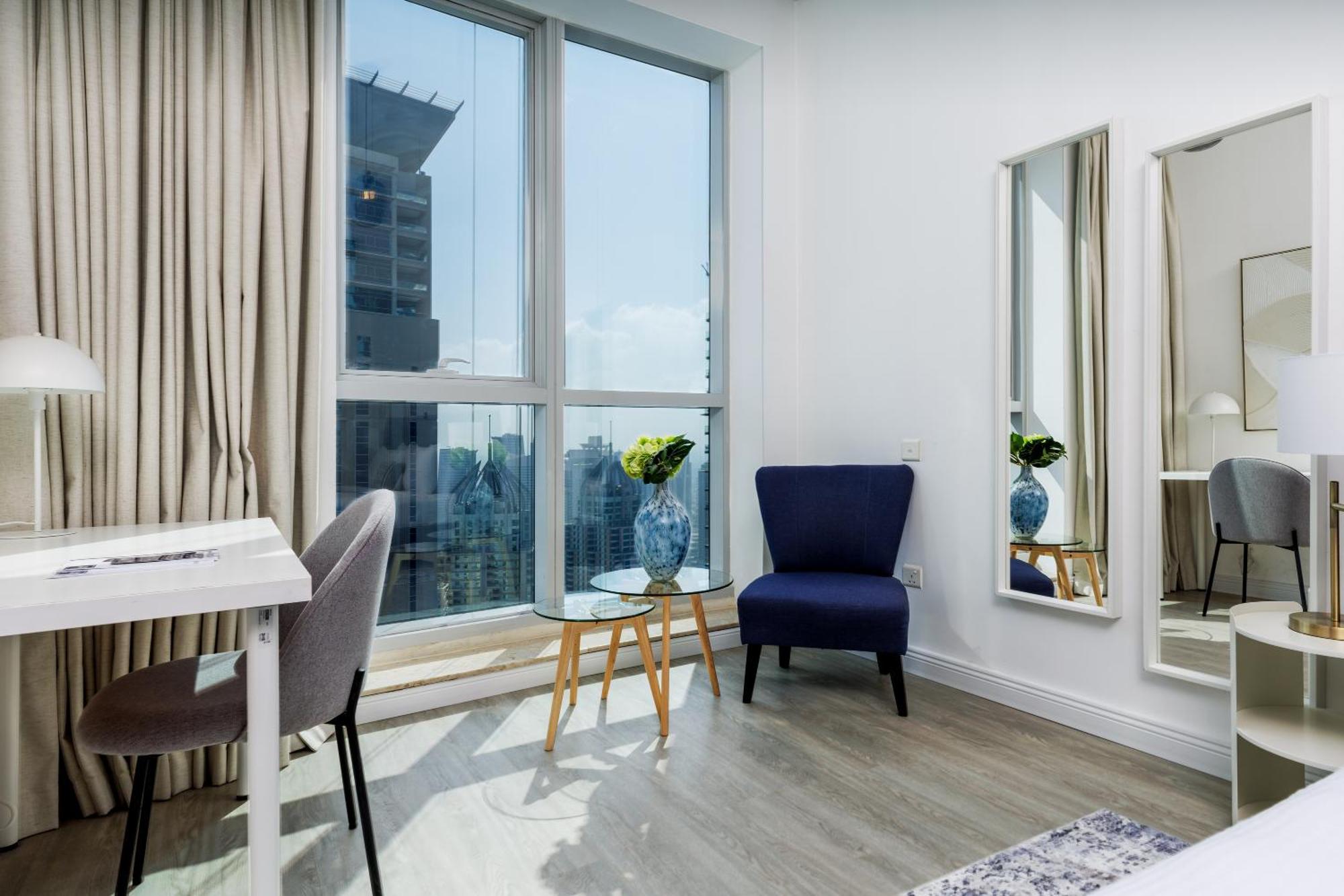 Maison Privee - Modern Urban Retreat In The Heart Of Marina Apartment Dubai