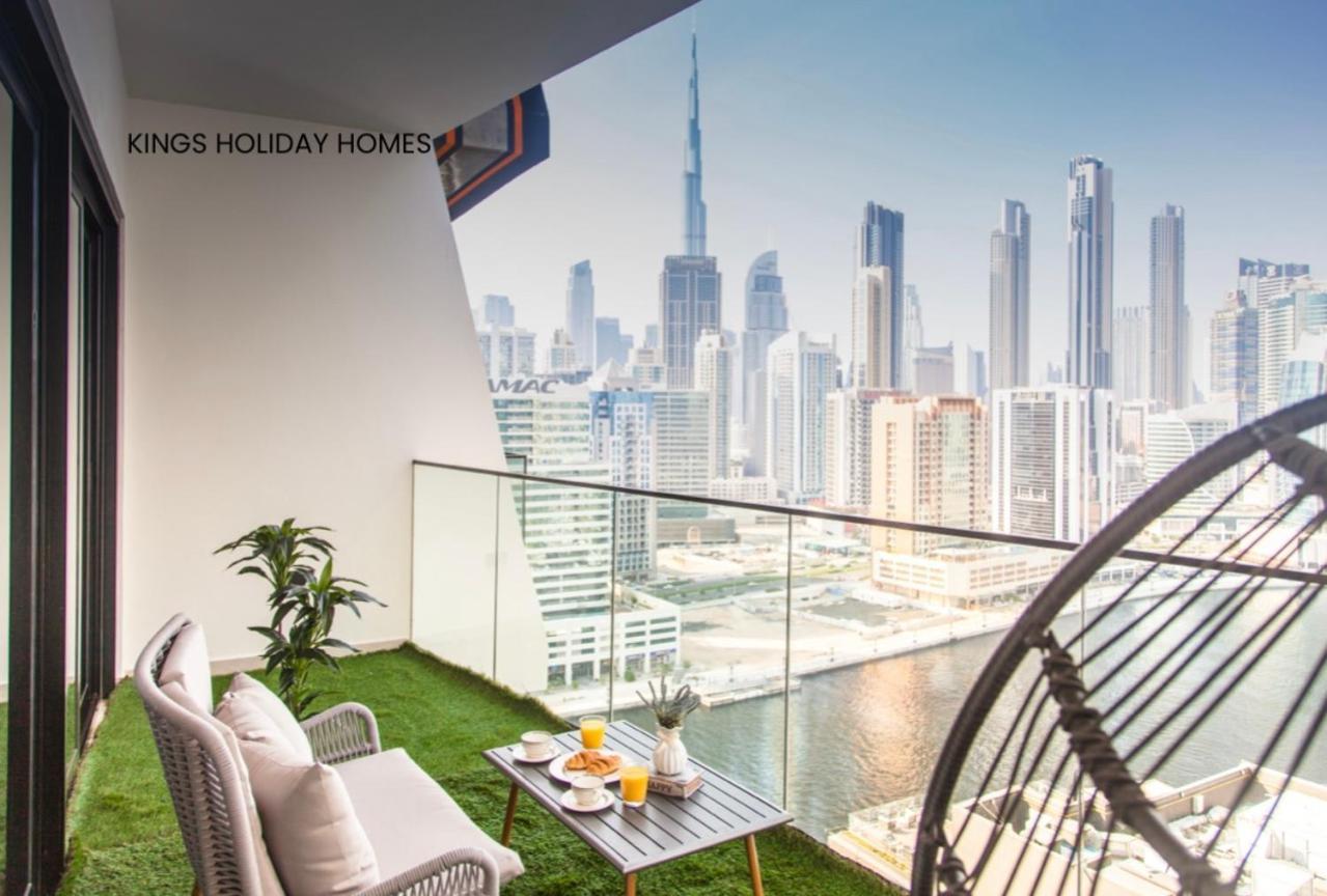 Binghatti Canal , Burj Khalifa View With Private Jacuzzi And Cinema Screen ,kings *