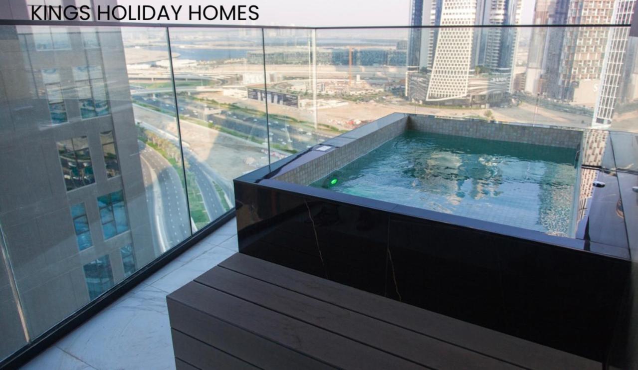 Binghatti Canal , Burj Khalifa View With Private Jacuzzi And Cinema Screen ,kings *