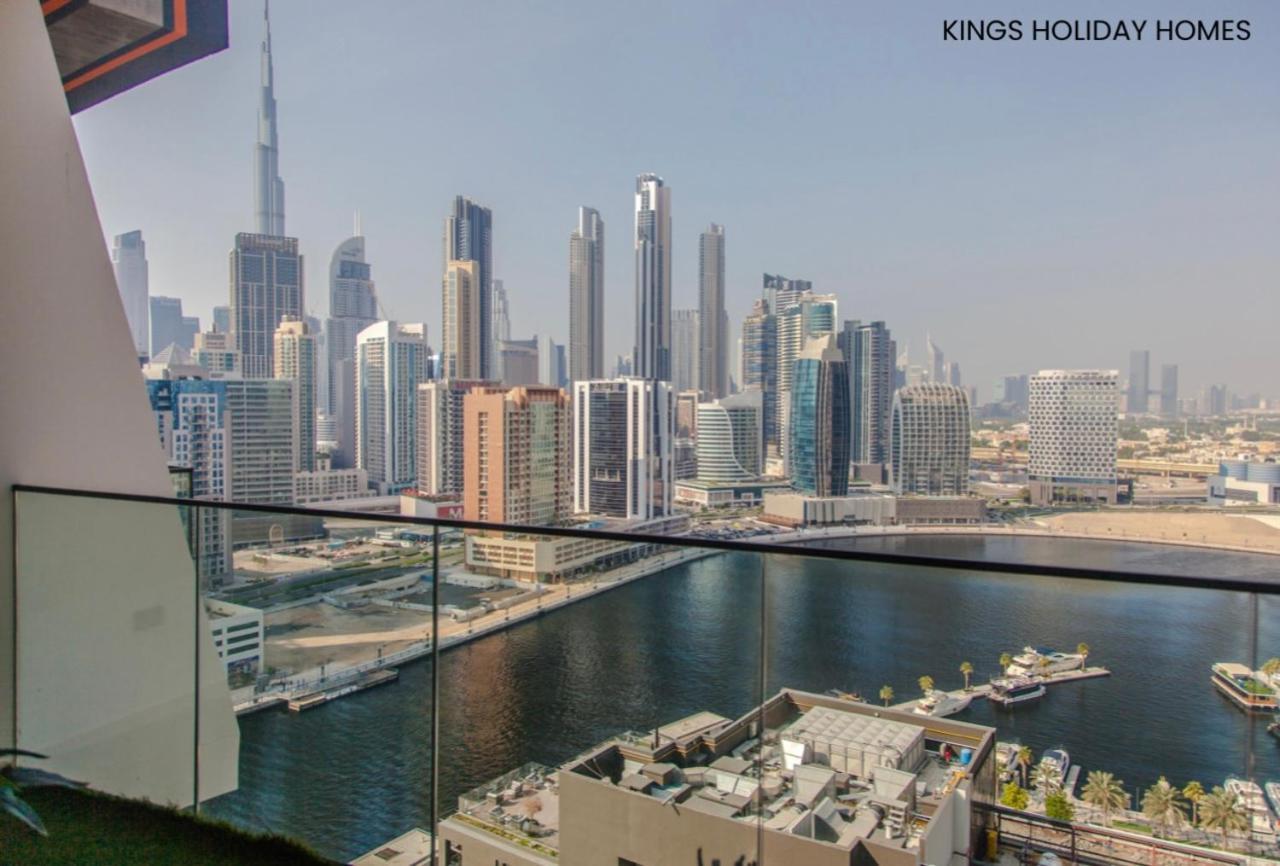 Binghatti Canal , Burj Khalifa View With Private Jacuzzi And Cinema Screen ,kings Apartment