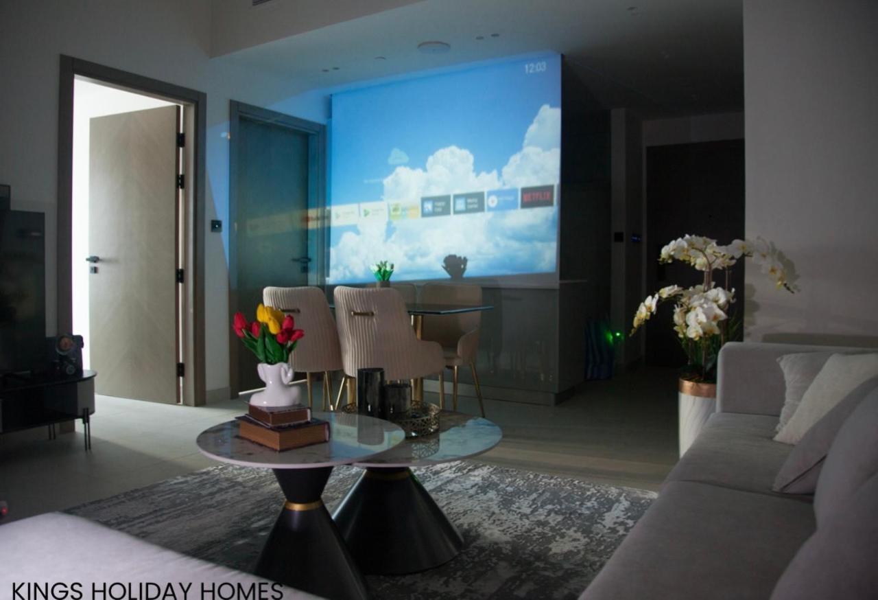Binghatti Canal , Burj Khalifa View With Private Jacuzzi And Cinema Screen ,kings Apartment *