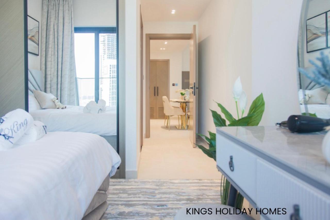 Binghatti Canal , Burj Khalifa View With Private Jacuzzi And Cinema Screen ,kings Dubai