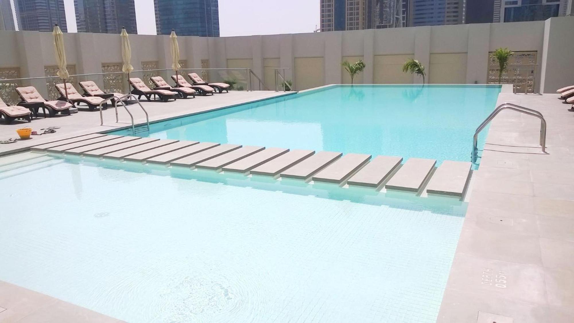 New Stylish 1 Bd In West Avenue Marina * Dubai
