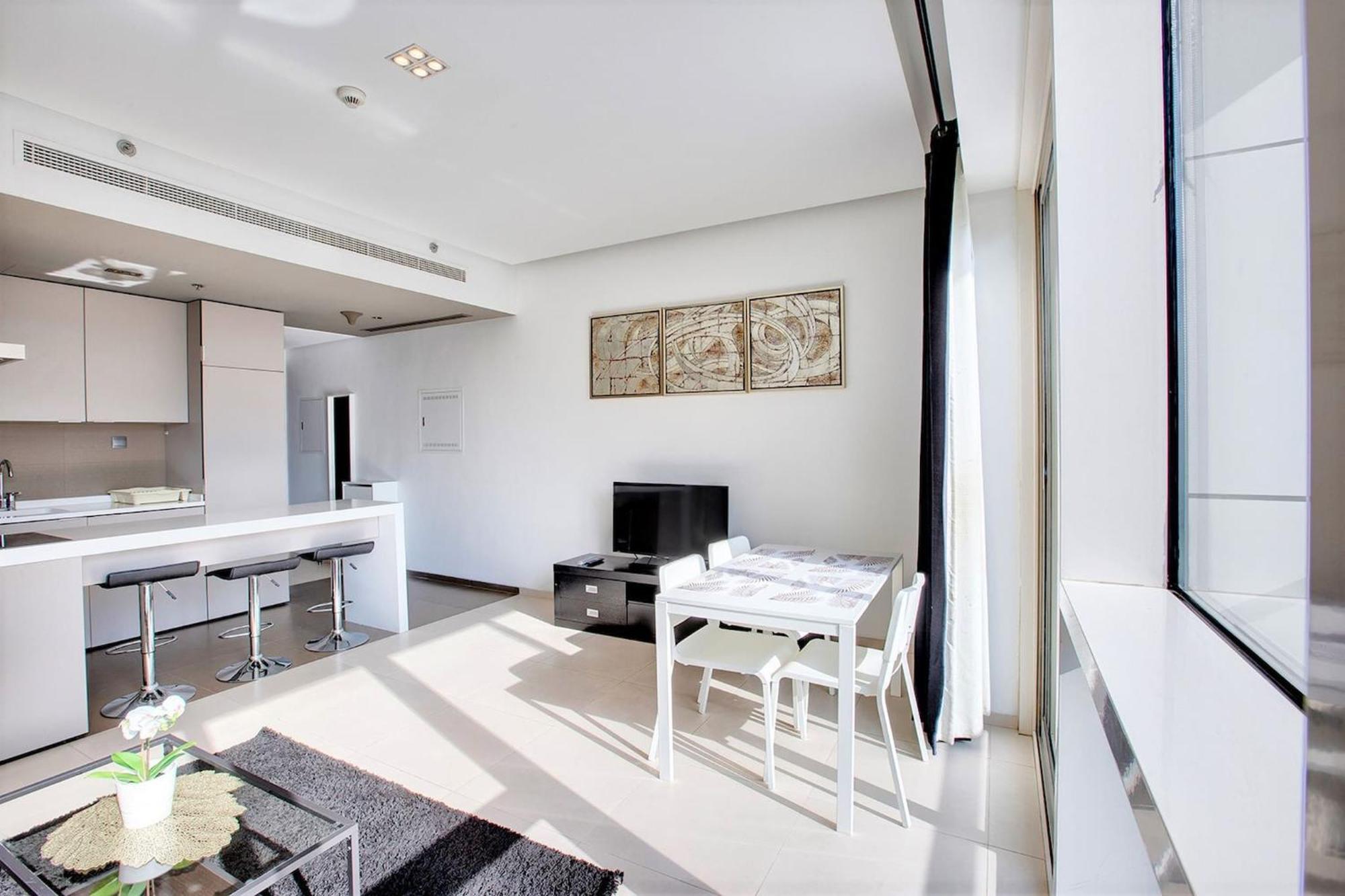 New Stylish 1 Bd In West Avenue Marina Apartment *