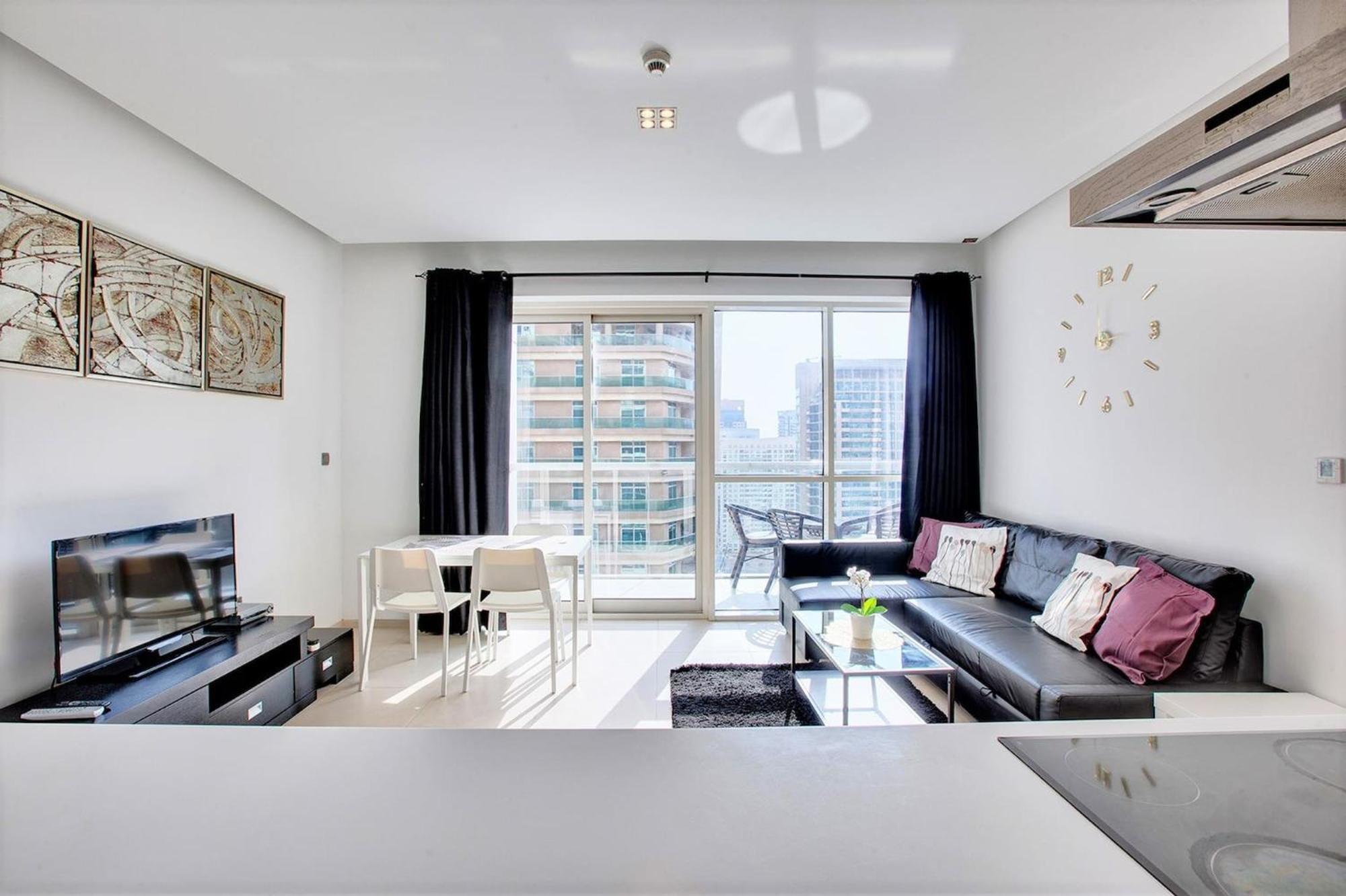 New Stylish 1 Bd In West Avenue Marina Apartment