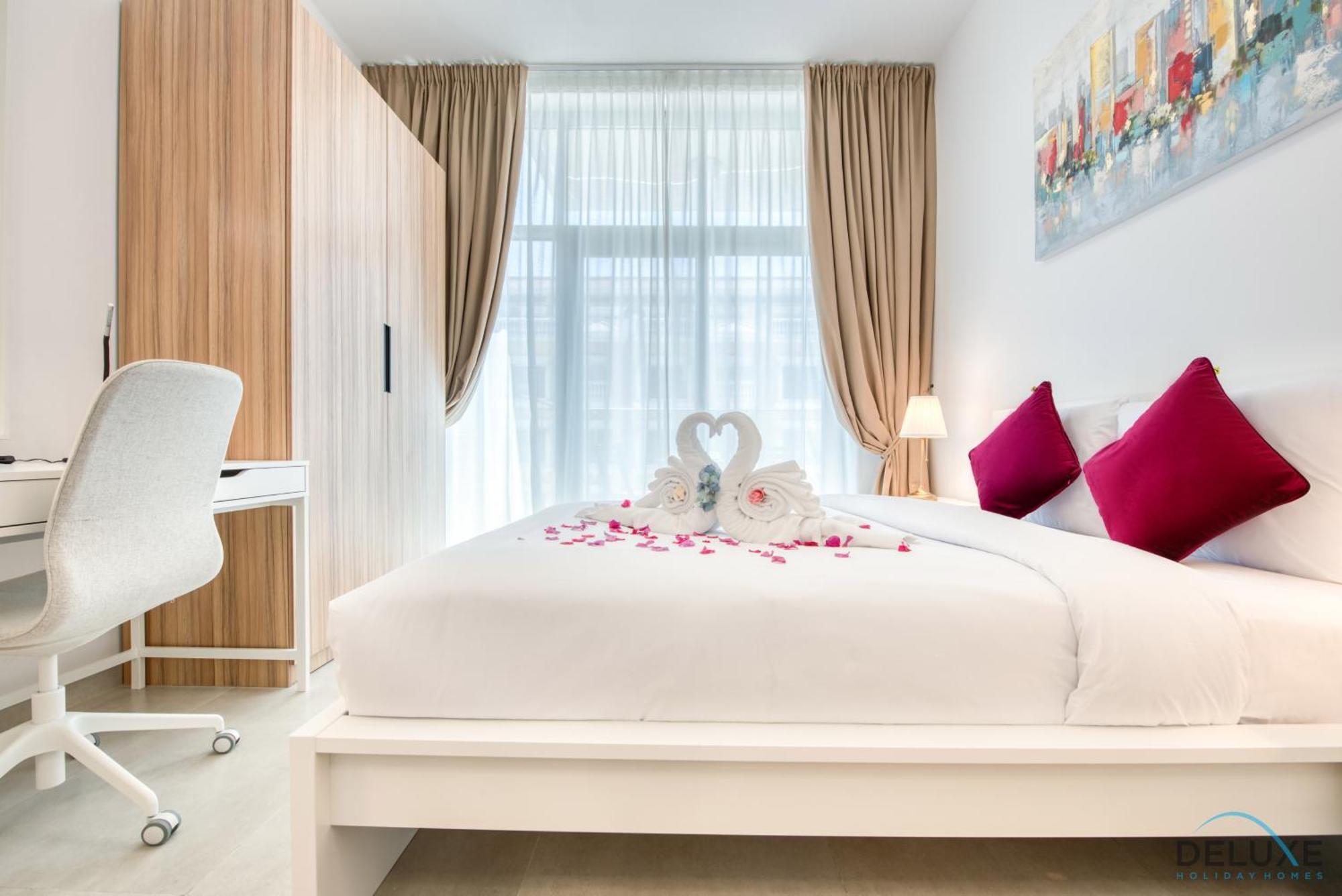 Romantic In Pantheon Elysee Jvc By Deluxe Homes Apartment Dubai