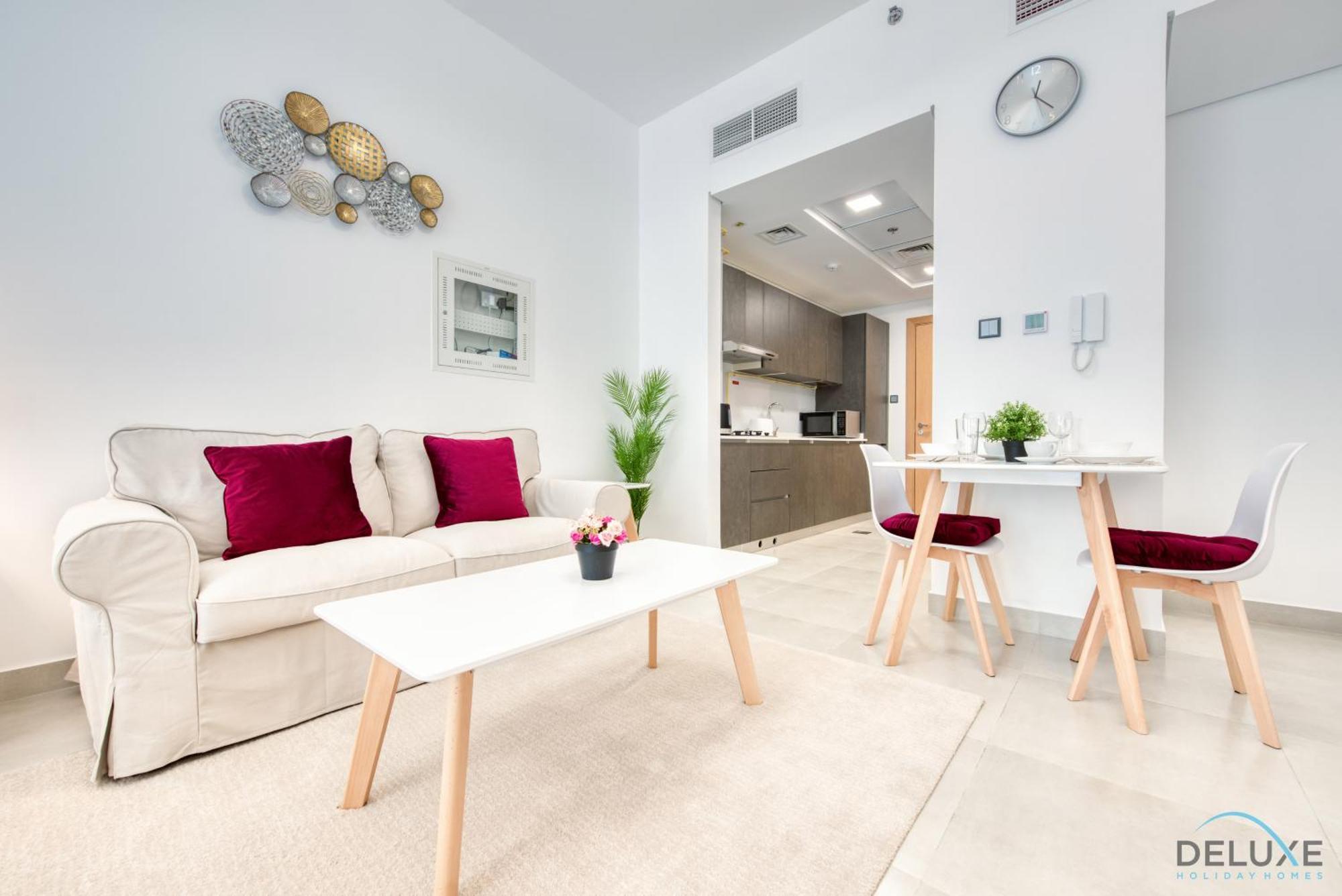 Romantic In Pantheon Elysee Jvc By Deluxe Homes Apartment Dubai