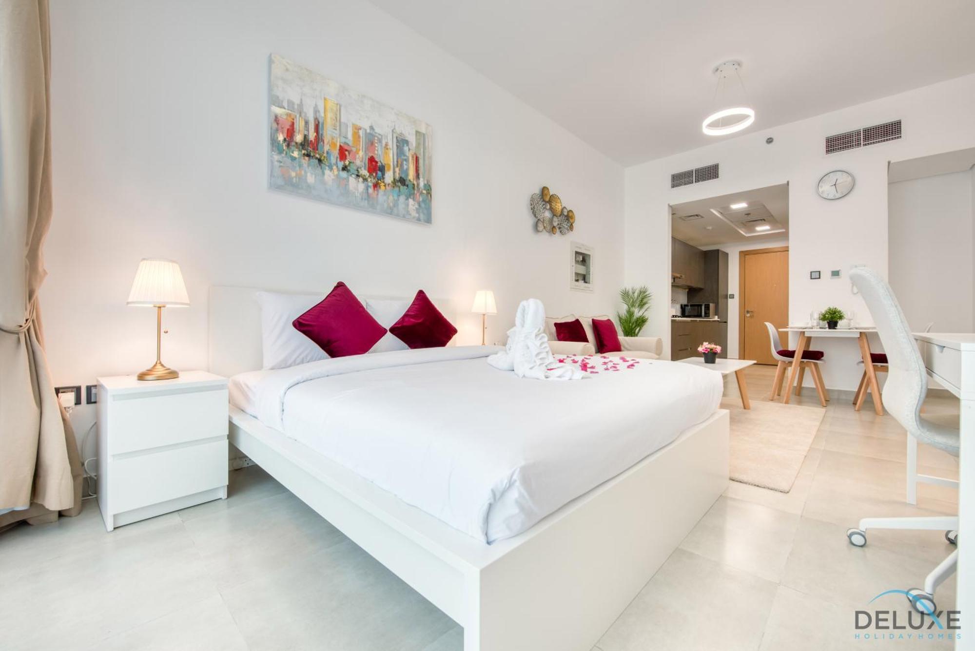 Romantic In Pantheon Elysee Jvc By Deluxe Homes Apartment