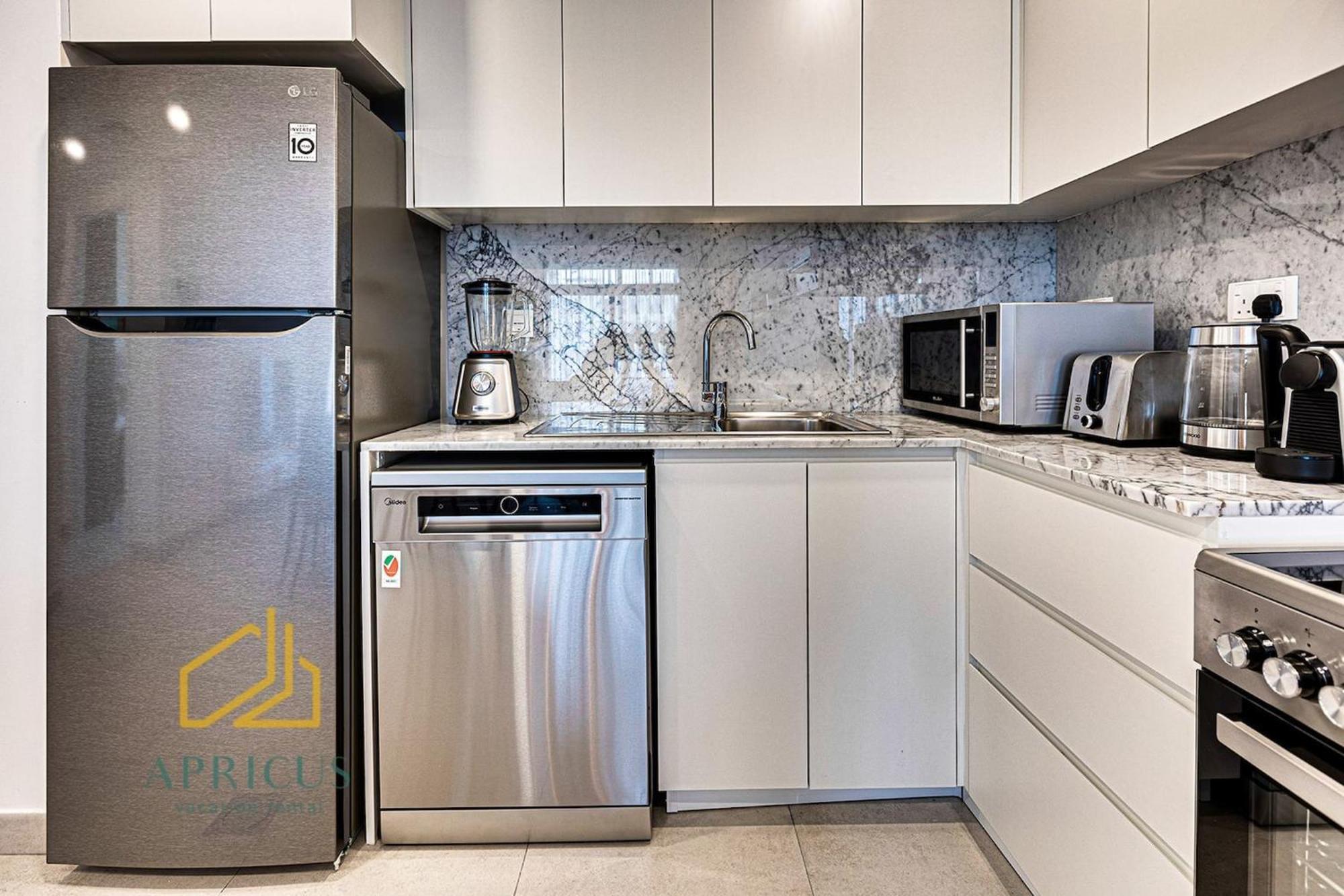 Luxury In Madinat Jumeirah Living Apartment *