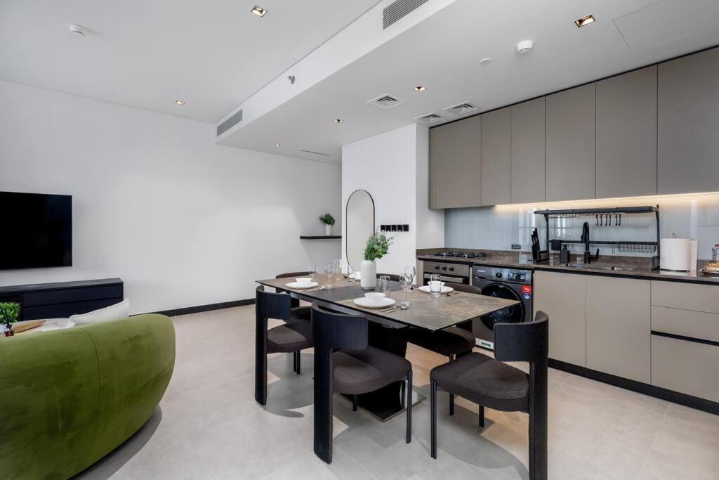 Apartment Waves Homes - 15 Northside, Tower 1, Two Bedroom *