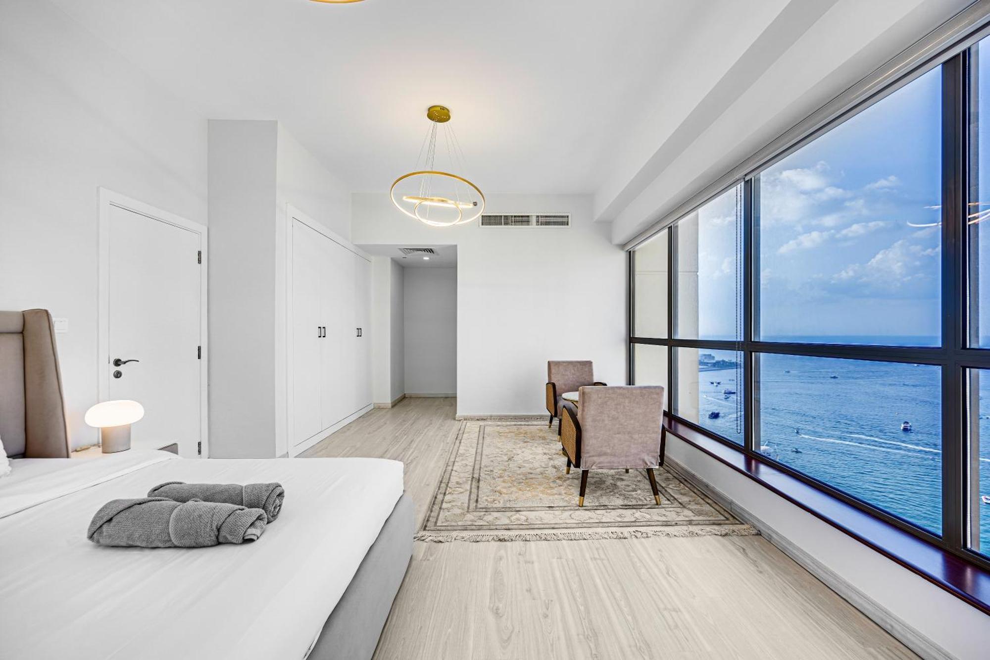 Apartment Jbr 3 Bedroom With Fantastic Ocean View