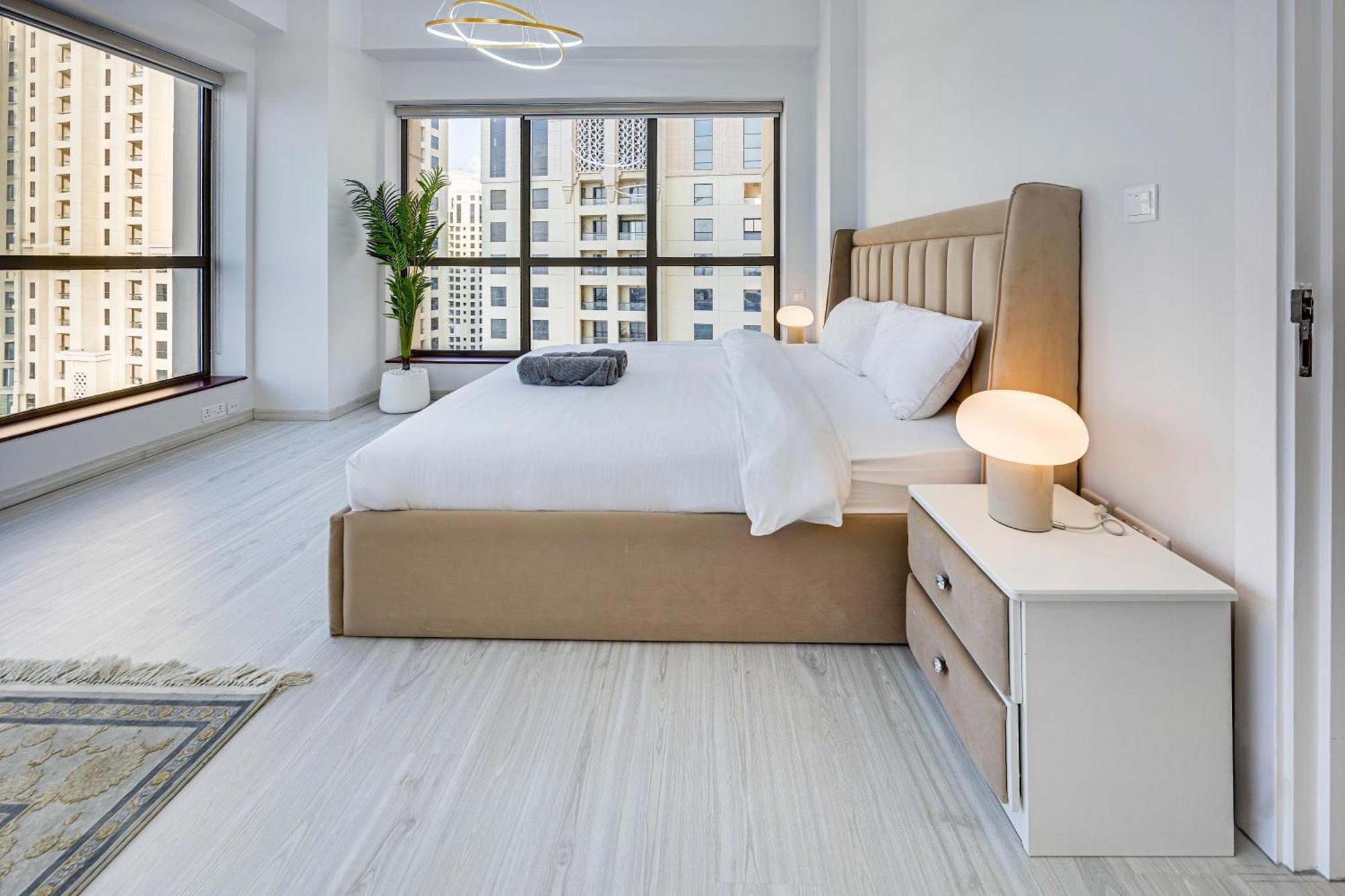 Apartment Jbr 3 Bedroom With Fantastic Ocean View