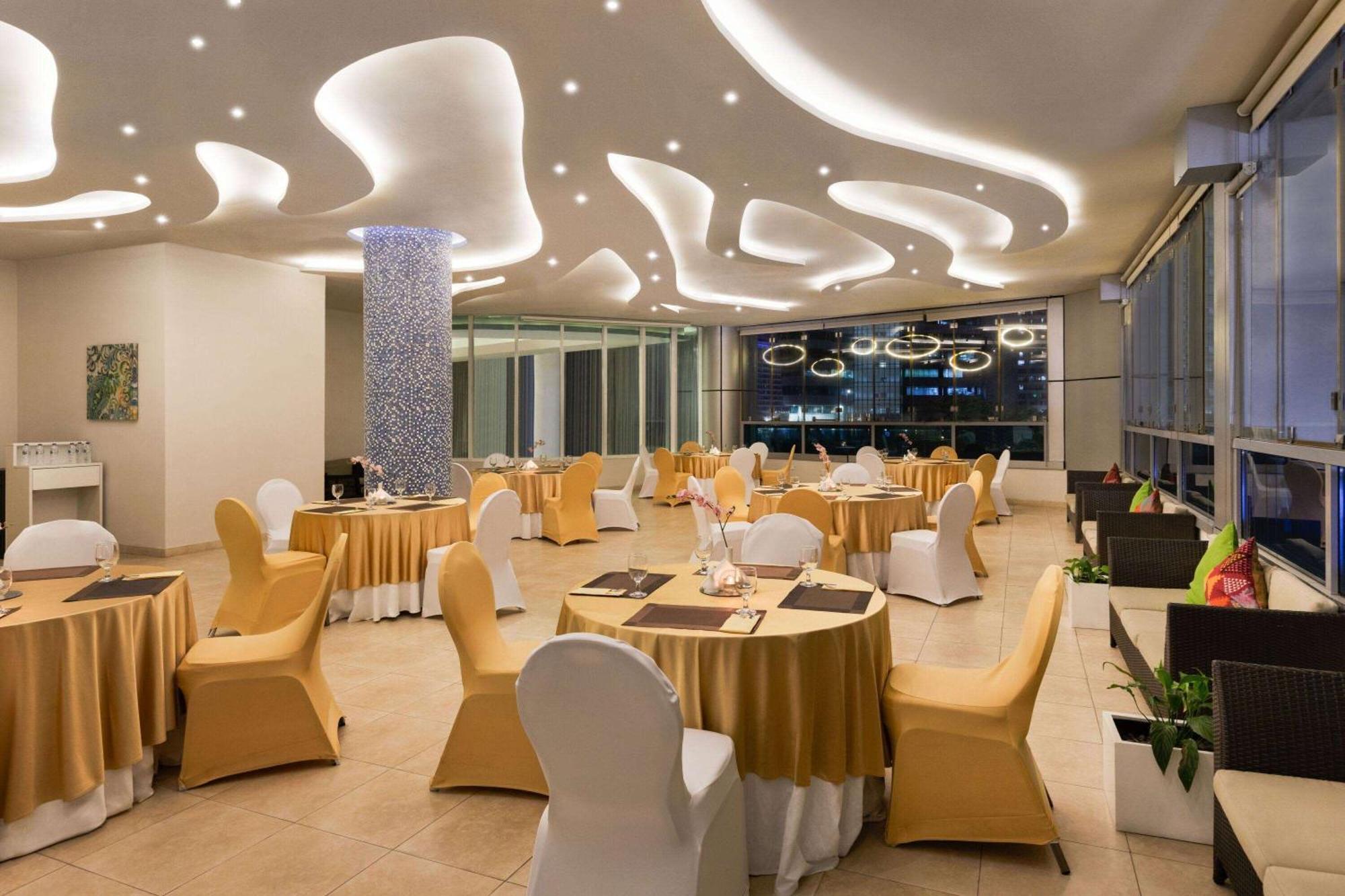 Ramada By Wyndham Barsha Heights Hotel Dubai