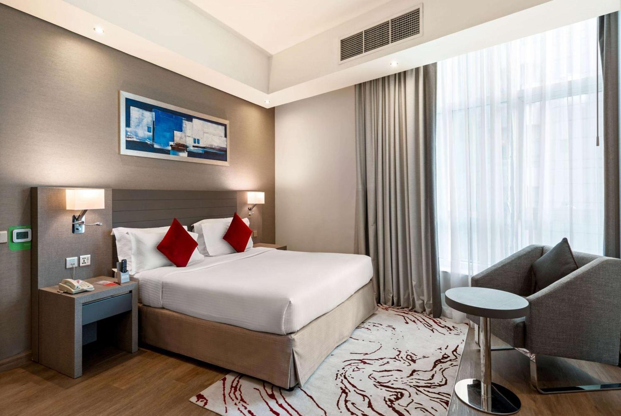 Ramada By Wyndham Barsha Heights 4*