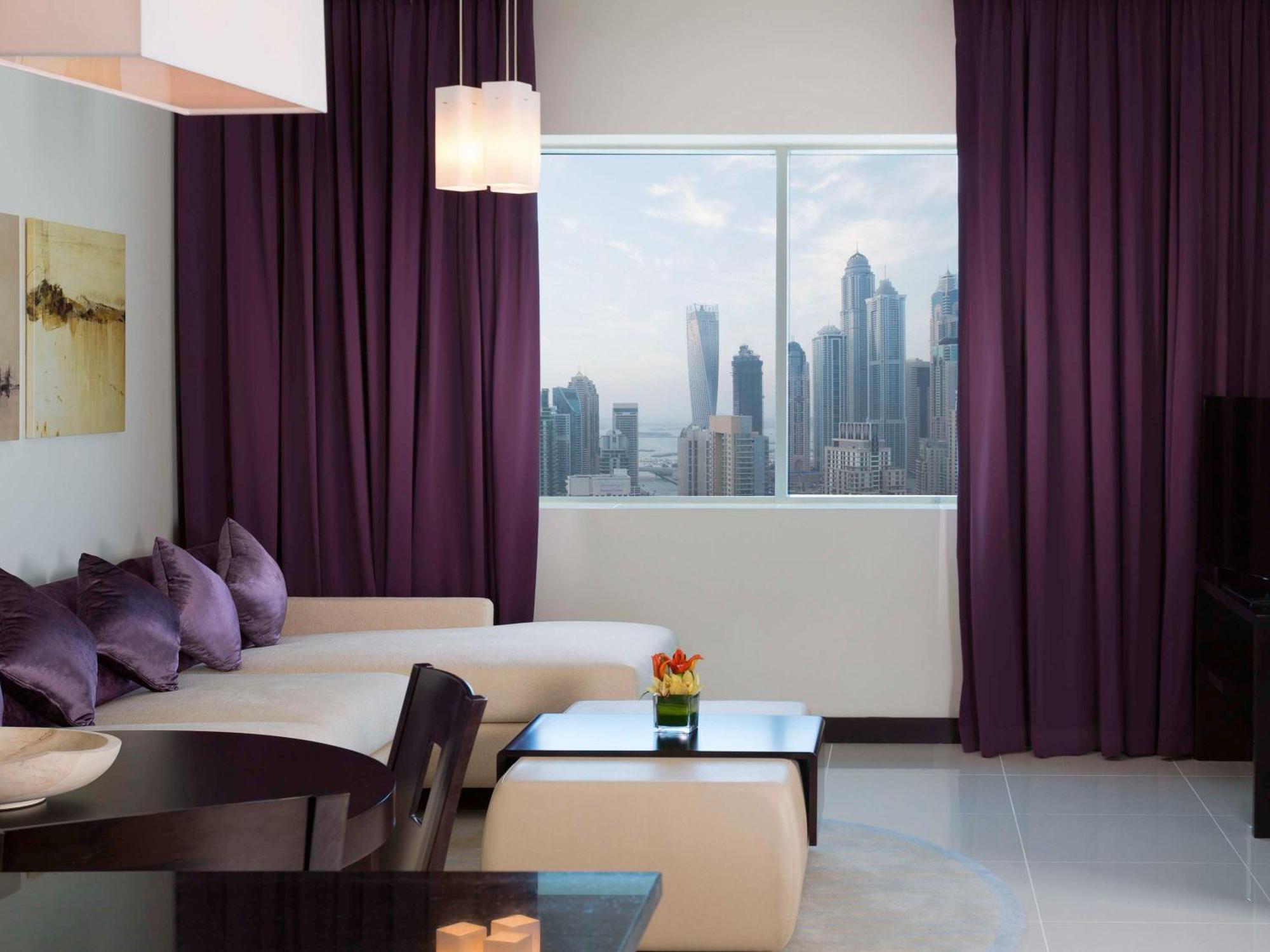 Pullman Jumeirah Lakes Towers 5*