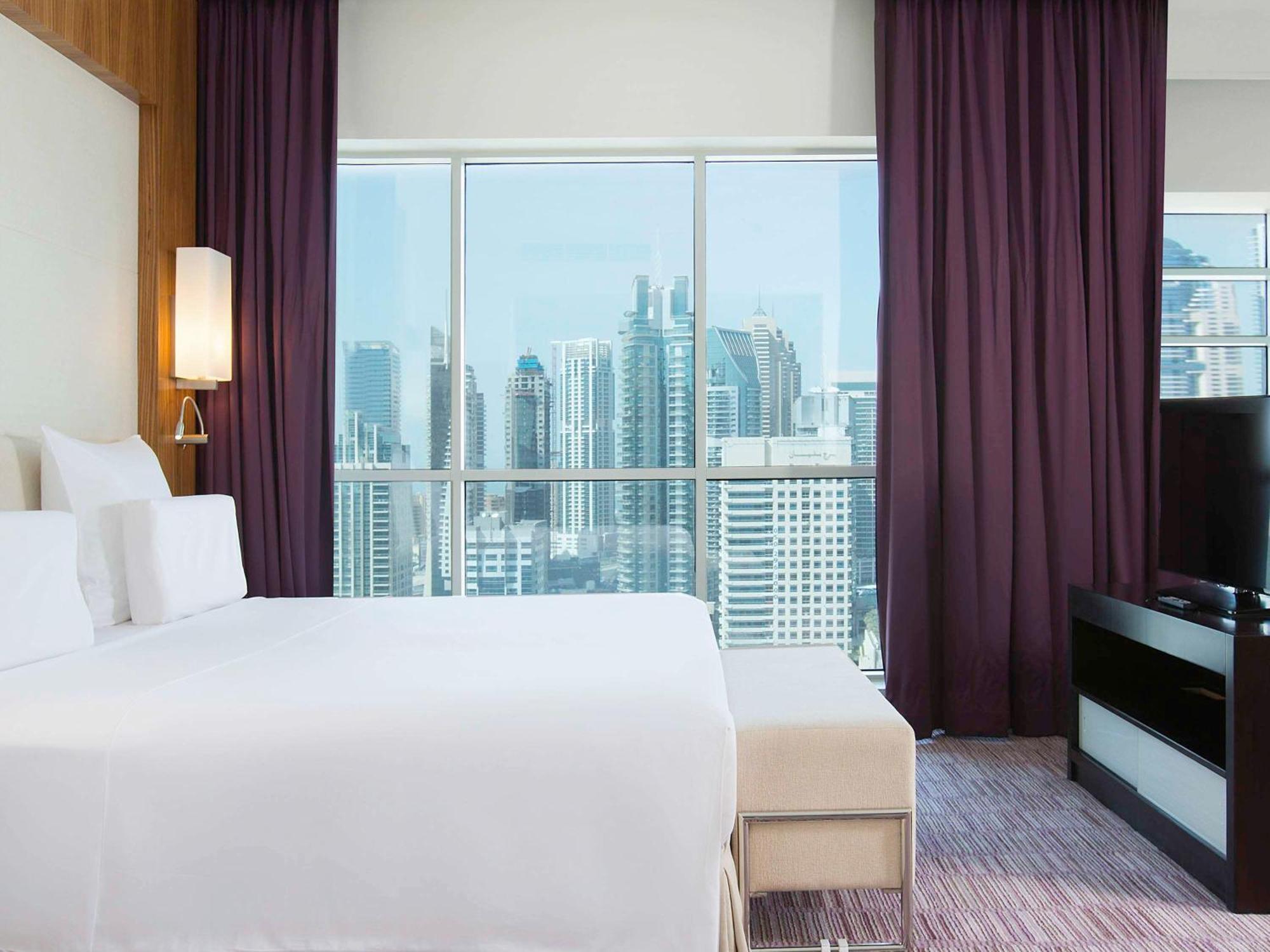 Pullman Jumeirah Lakes Towers Hotel 5*