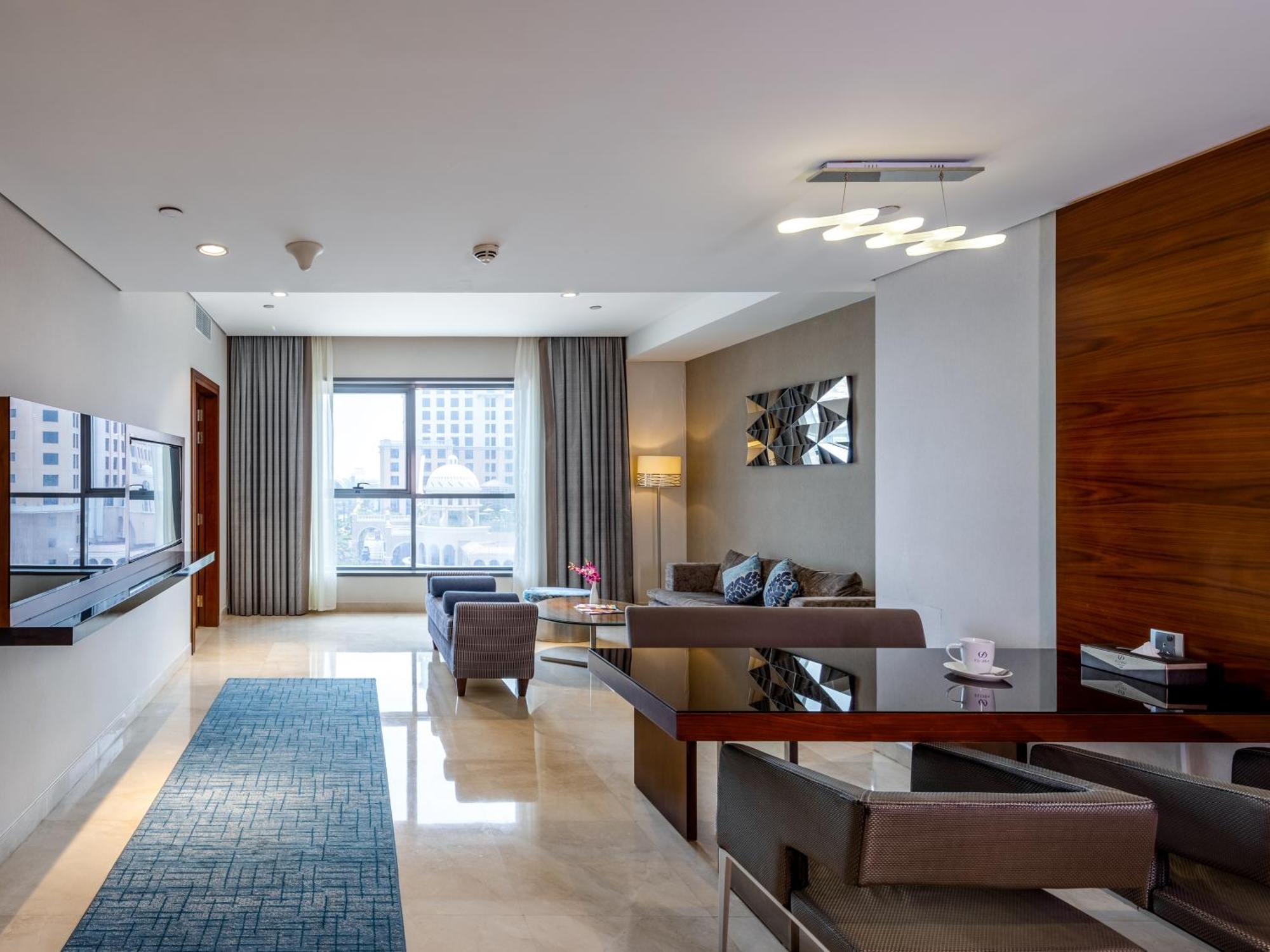 Hotel Flora Al Barsha At The Mall 4*