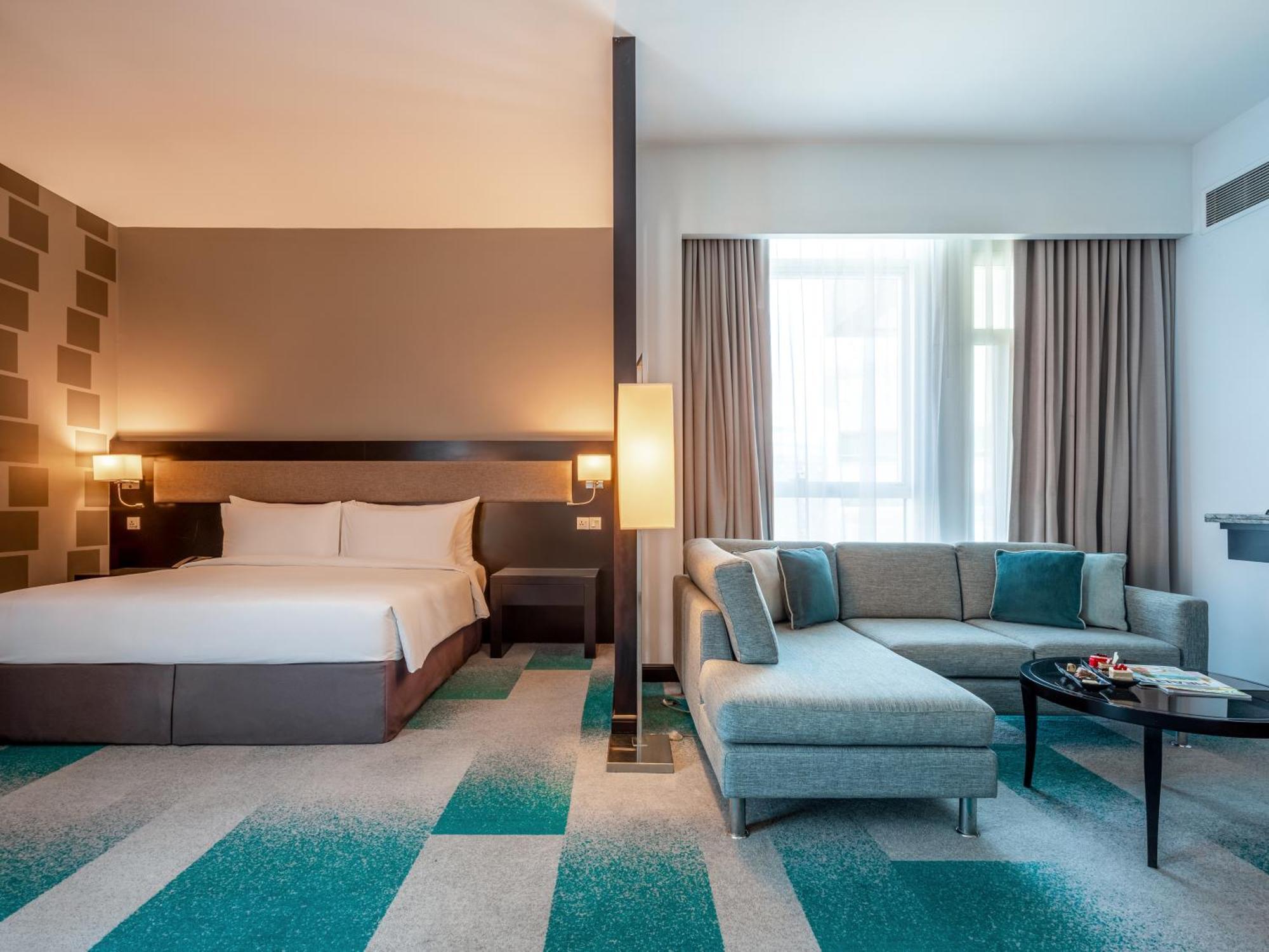 Flora Creek Deluxe Apartments, 4*