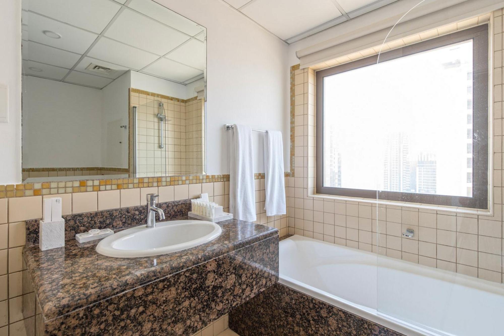 Stunning Marina & Sea View 4 Bedroom Apartment, Murjan 6 Jumeriah Apartment Dubai