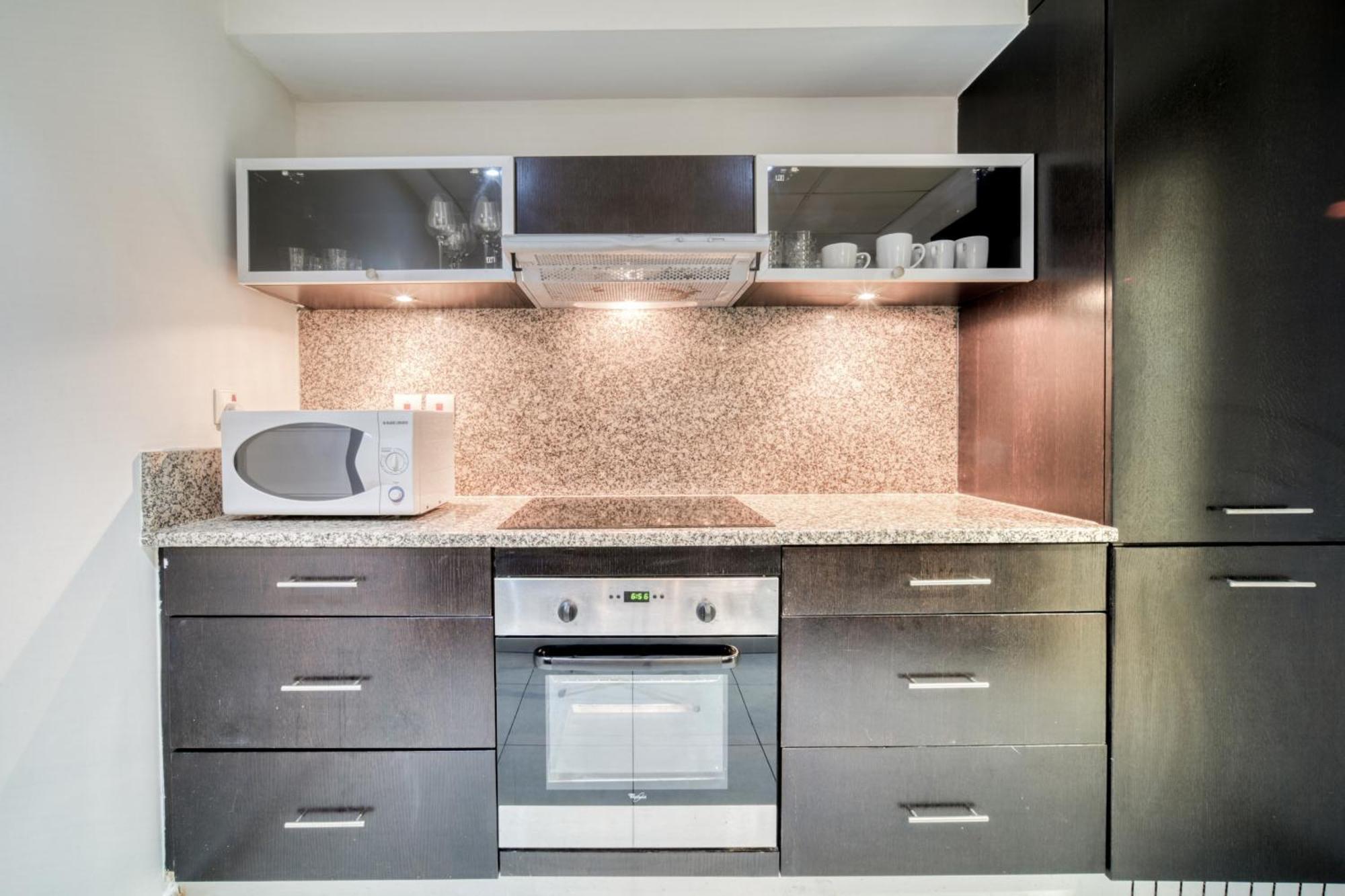 Marina Quays West, Marina - Mint Apartment