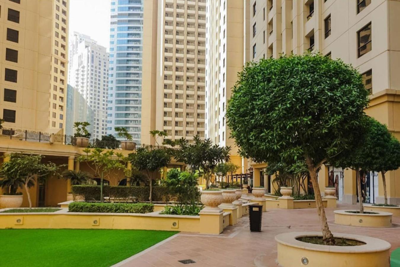 Villa 4-bedroom With Huge Private Garden On Jbr Dubai