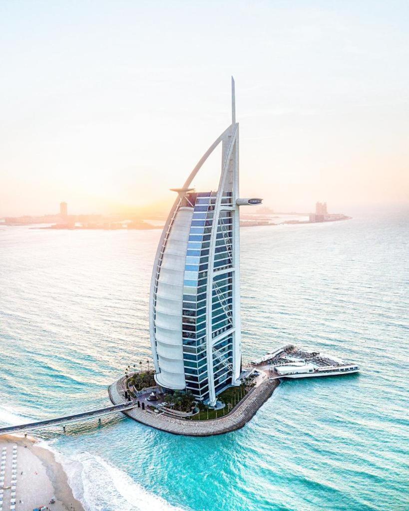 Success Luxury - 5 Min Away Marina Corniche - Free Housekeeping Provided Everyday-24-7 Staff Available For Services Dubai