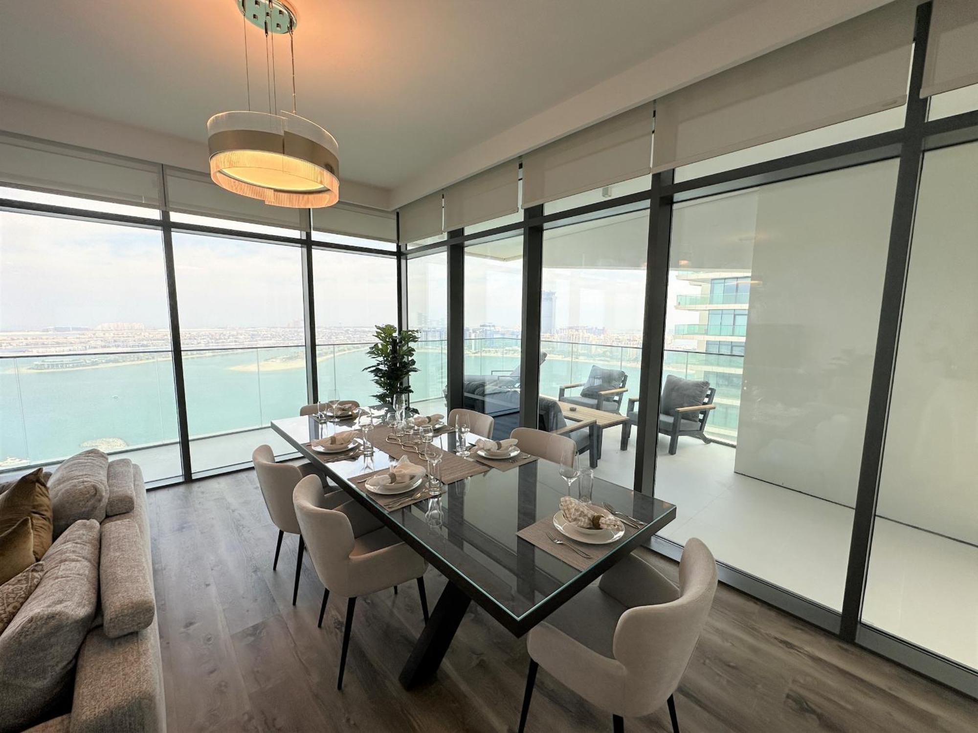Easygo - Beach Vista Tower 1 - 3 Bedroom & Maid Palm View Apartment Dubai