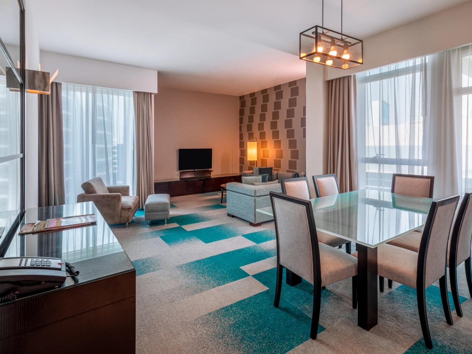 Flora Creek Deluxe Apartments, 4* Dubai