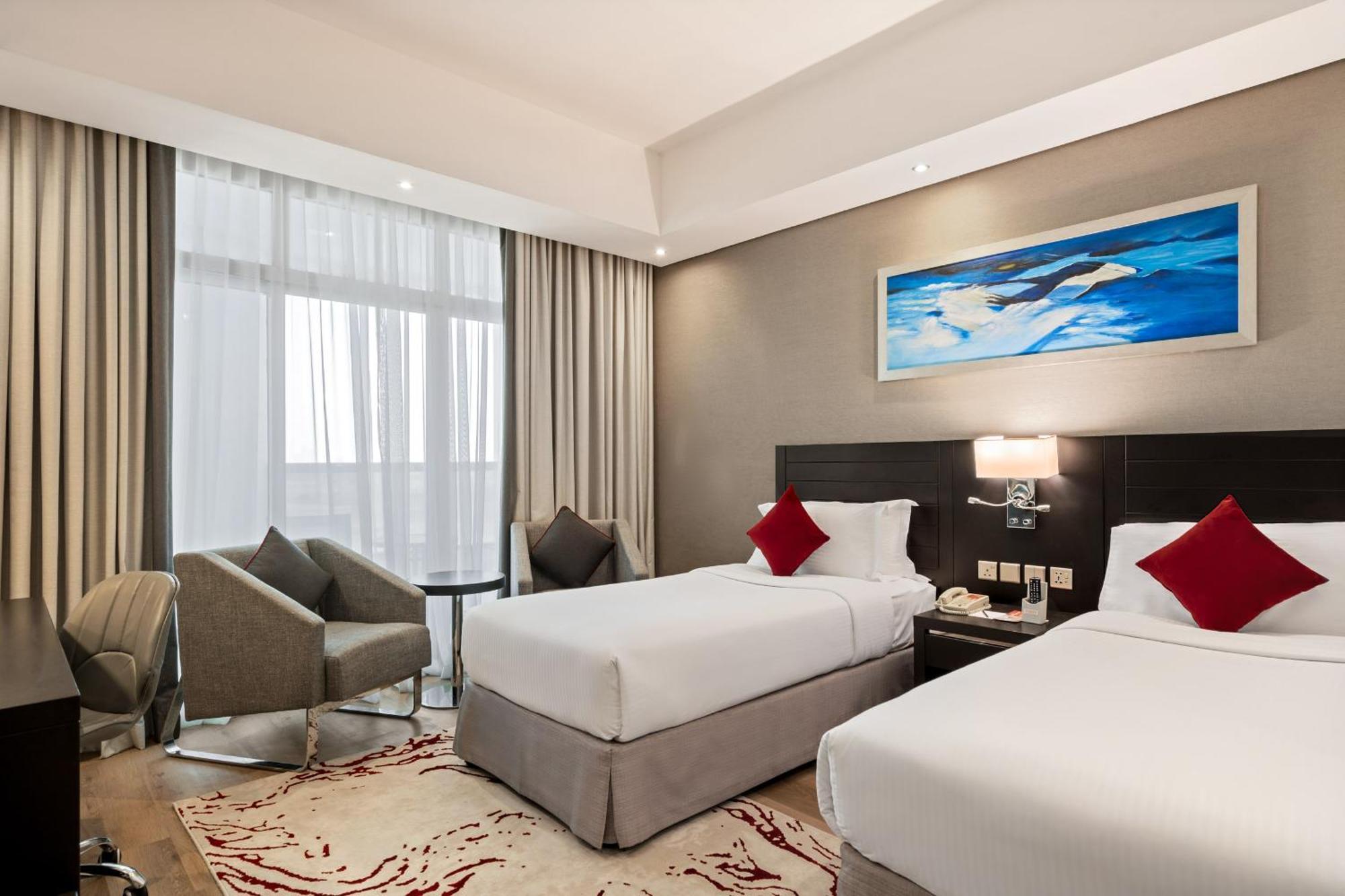 Ramada By Wyndham Barsha Heights 4*