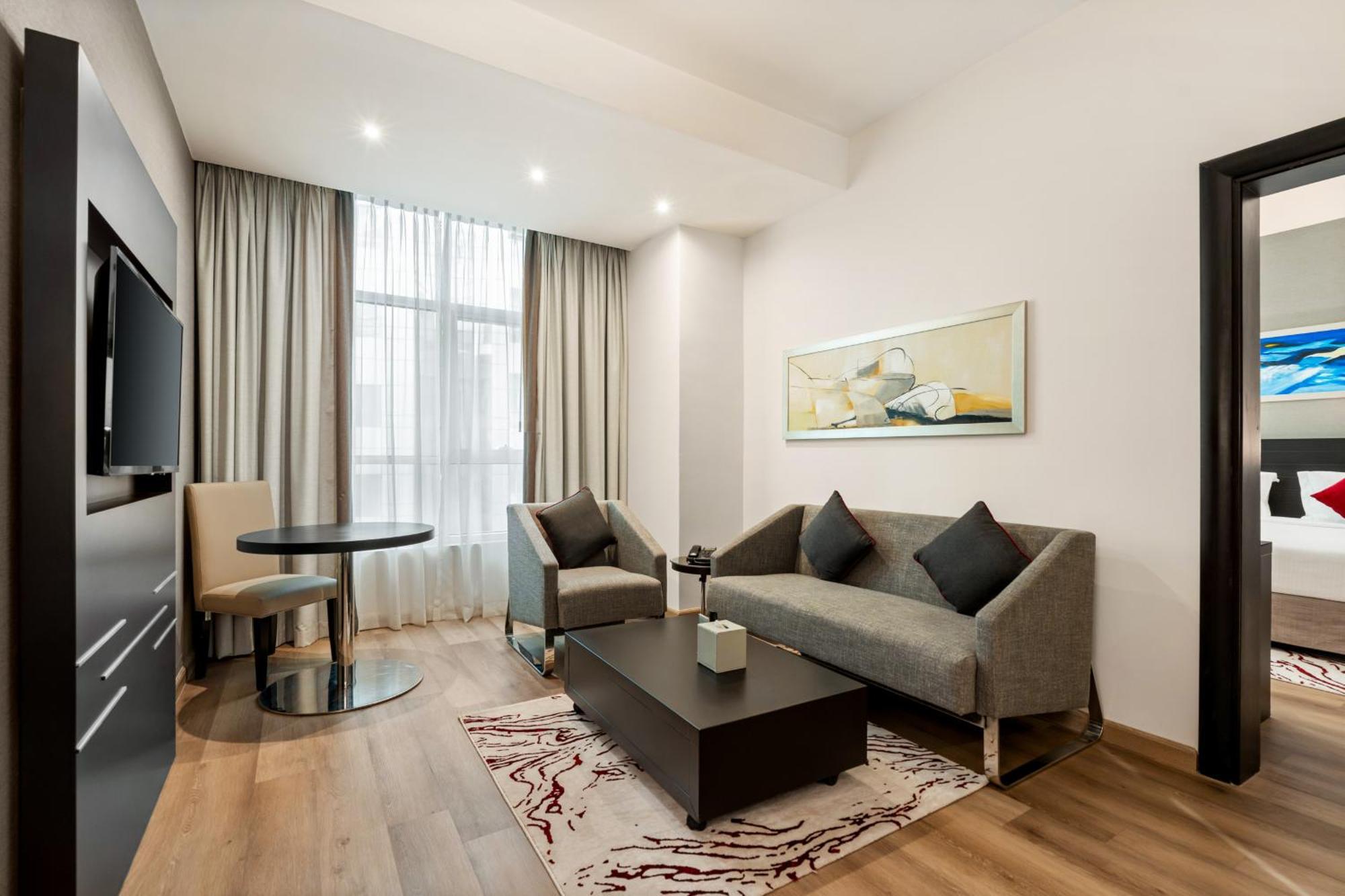 Ramada By Wyndham Barsha Heights Hotel 4*