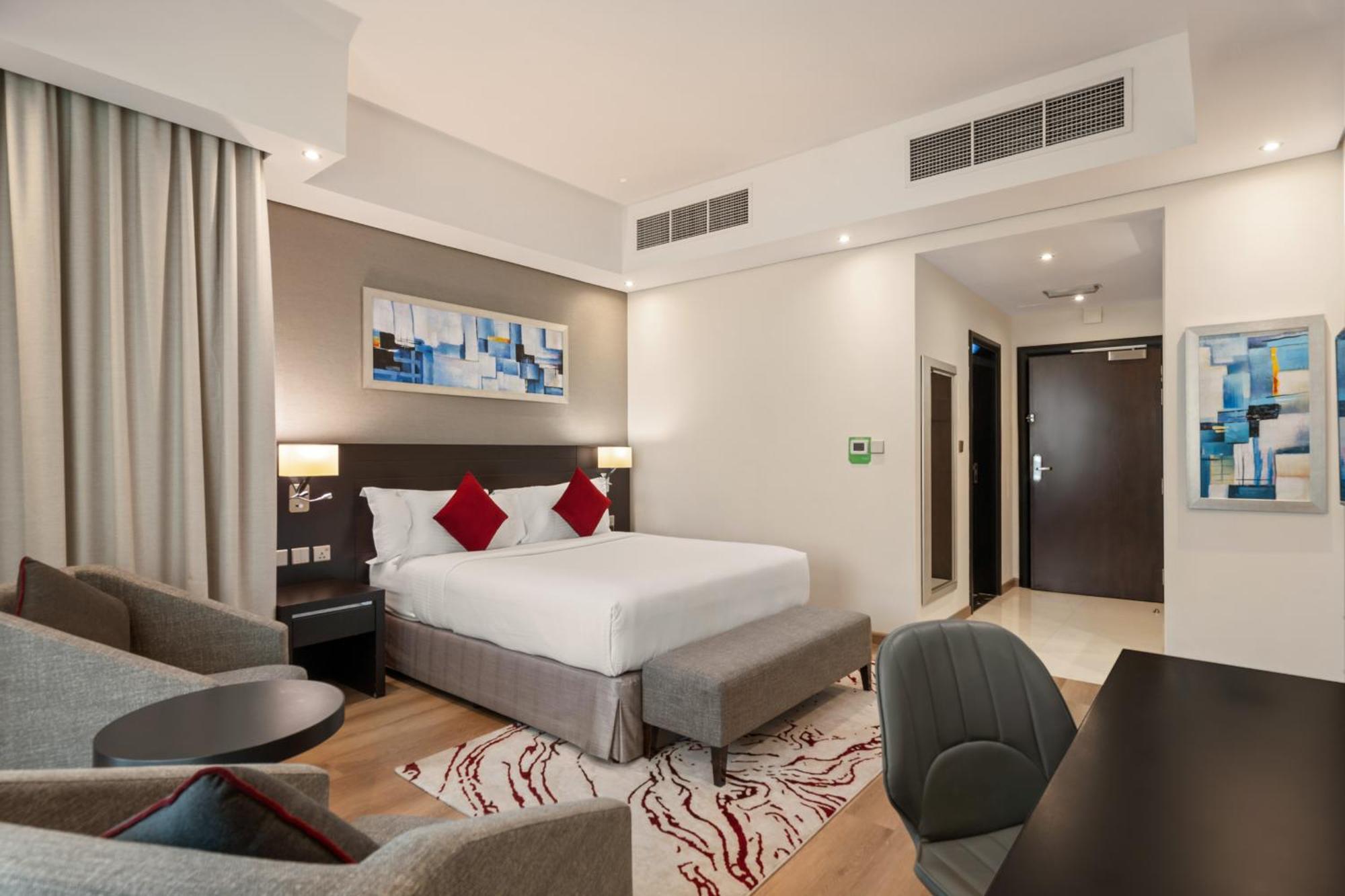 Hotel Ramada By Wyndham Barsha Heights