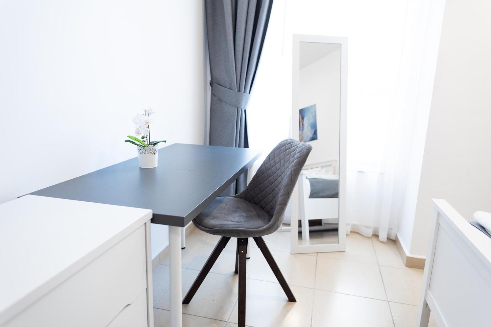 Apartment Jbr By Happy Season
