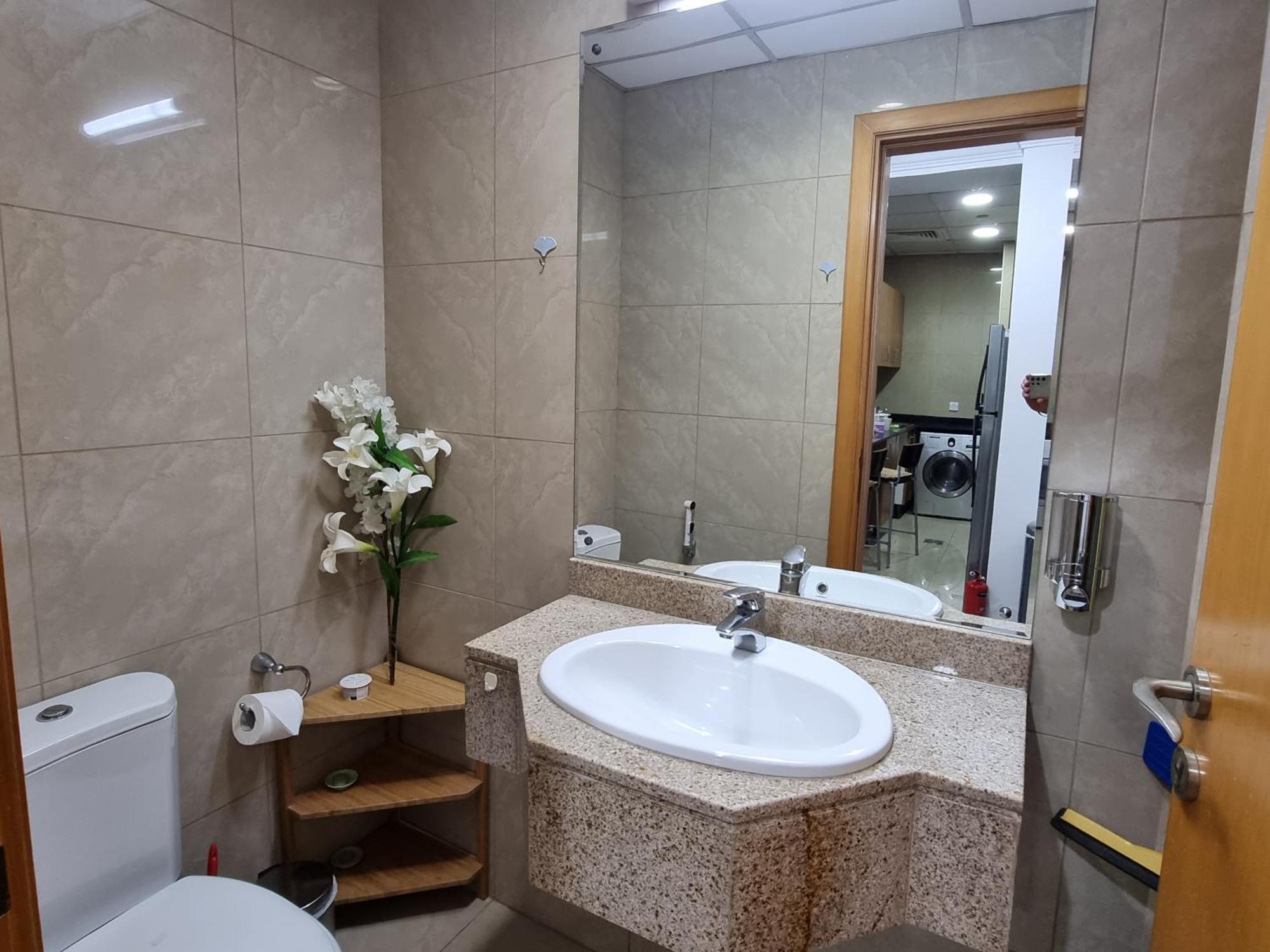 Granada Marina Crown Apartment Dubai