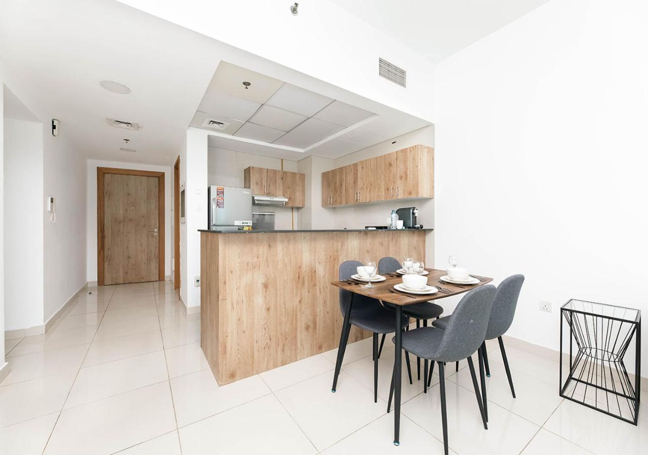 Stylish Space With Balcony Facing The Marina! Apartment Dubai