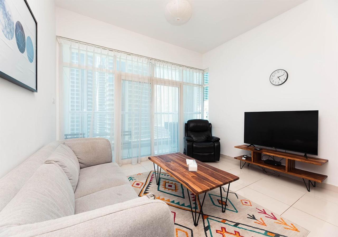 Stylish Space With Balcony Facing The Marina! * Dubai
