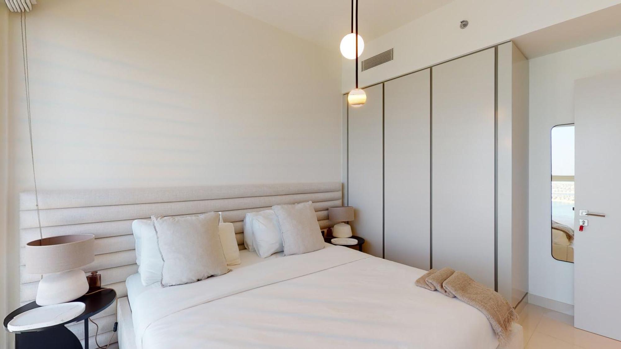 Eden's Homes & - Sunrise Bay Emaar Beachfront Apartment