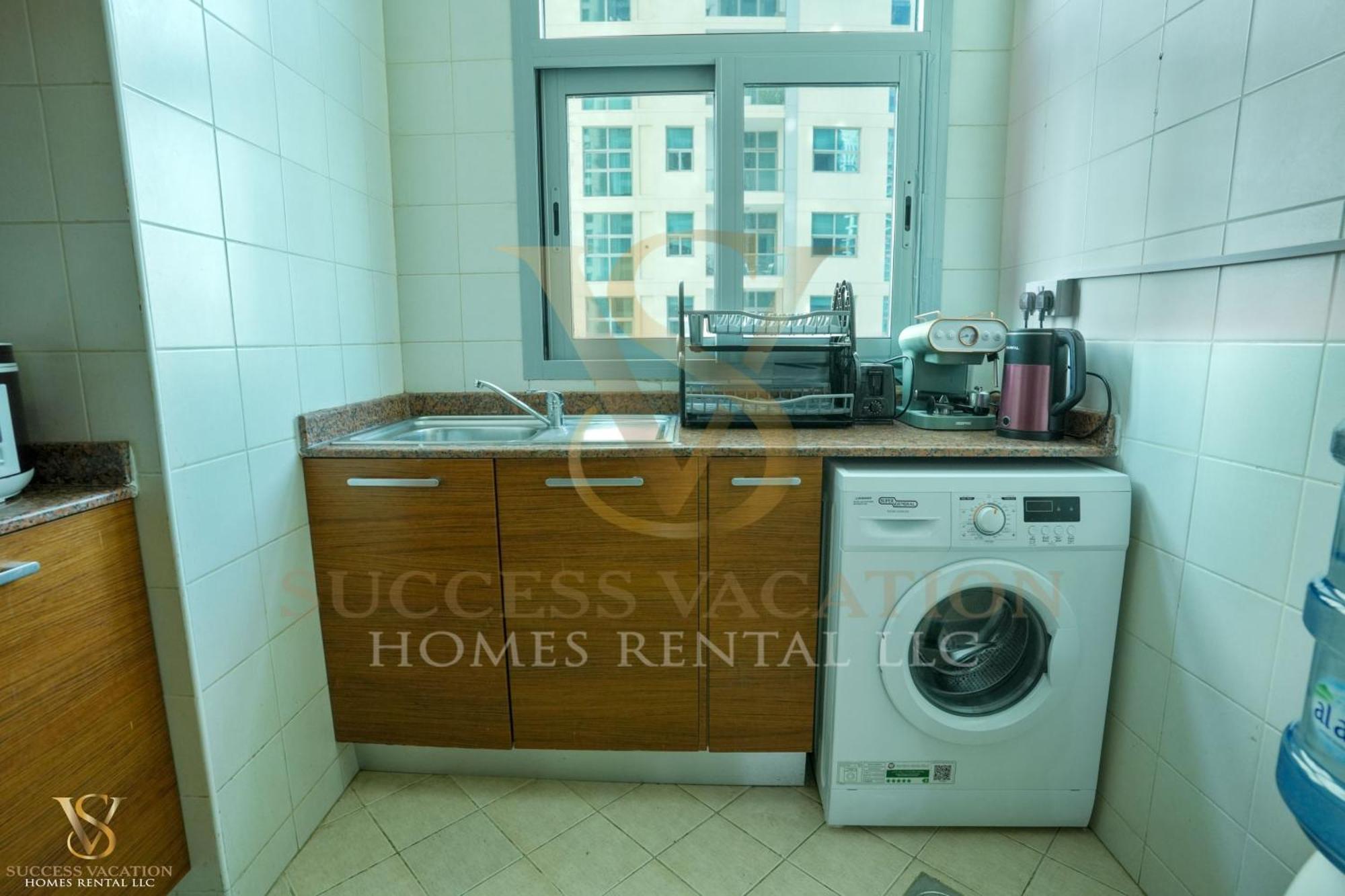 Success Luxury - 5 Min Away Marina Corniche - Free Housekeeping Provided Everyday-24-7 Staff Available For Services * Dubai