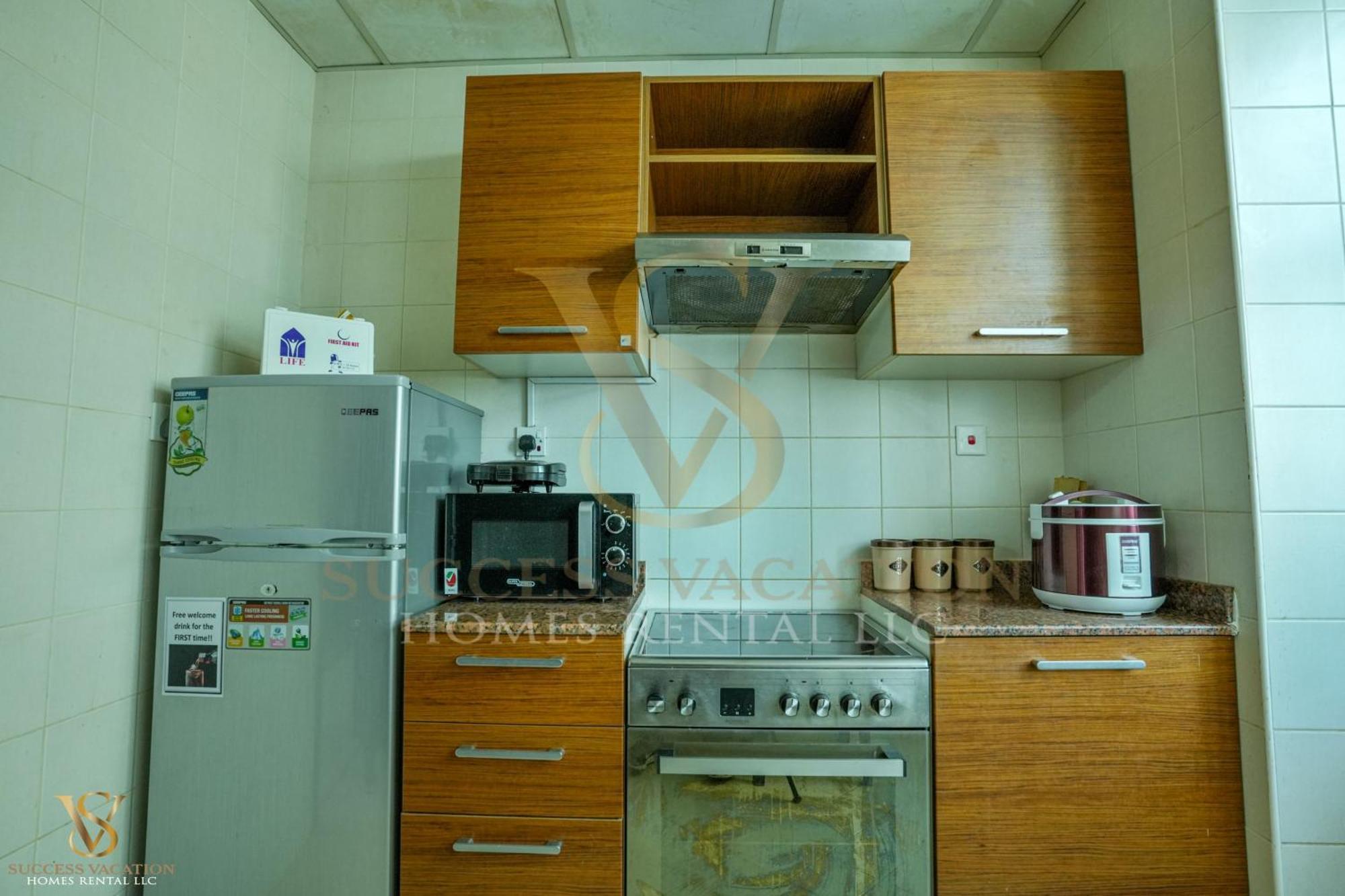Apartment Success Luxury - 5 Min Away Marina Corniche - Free Housekeeping Provided Everyday-24-7 Staff Available For Services