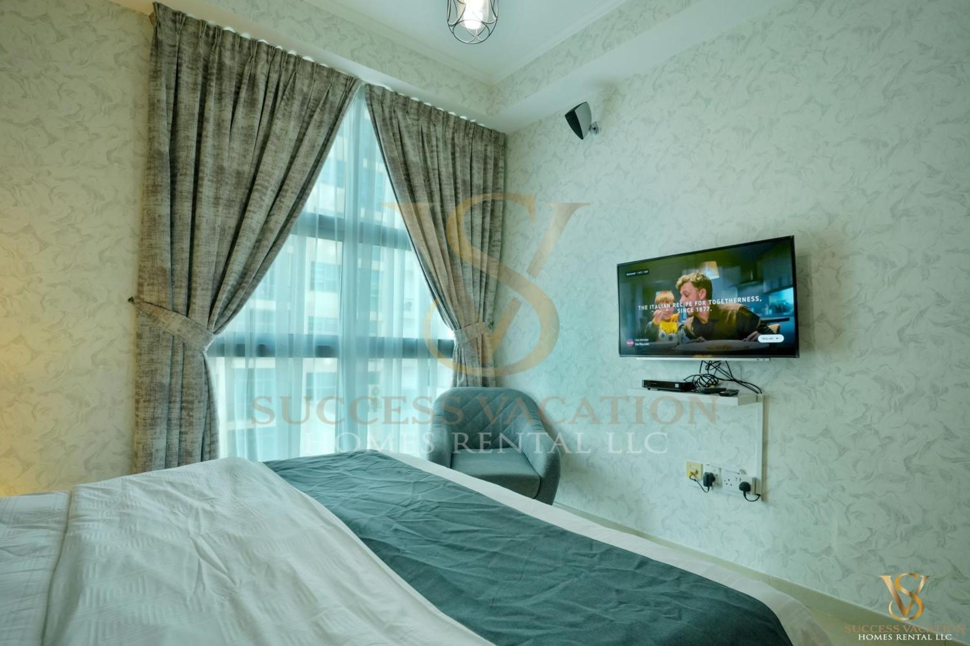 Apartment Success Luxury - 5 Min Away Marina Corniche - Free Housekeeping Provided Everyday-24-7 Staff Available For Services