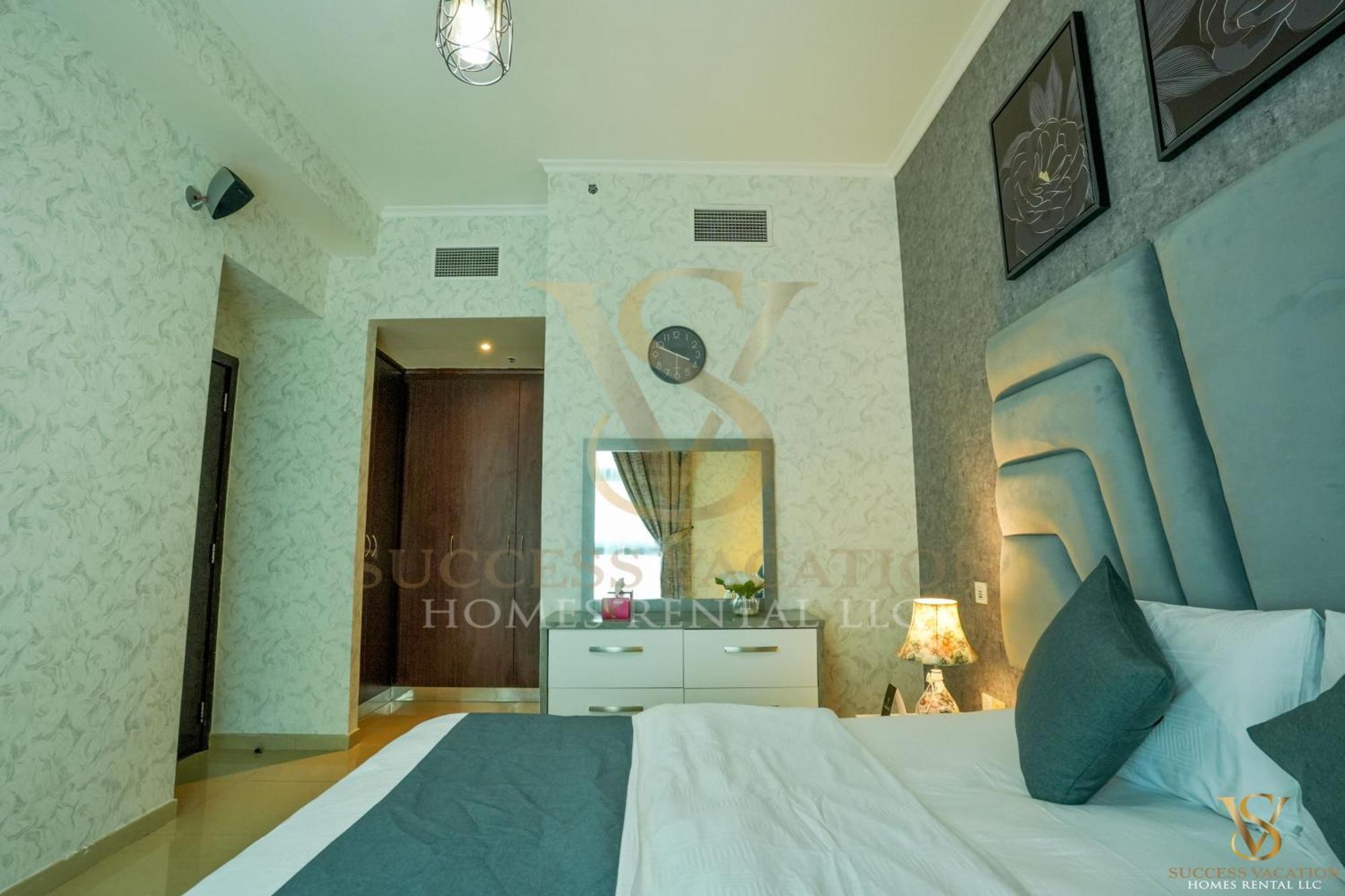 Apartment Success Luxury - 5 Min Away Marina Corniche - Free Housekeeping Provided Everyday-24-7 Staff Available For Services *