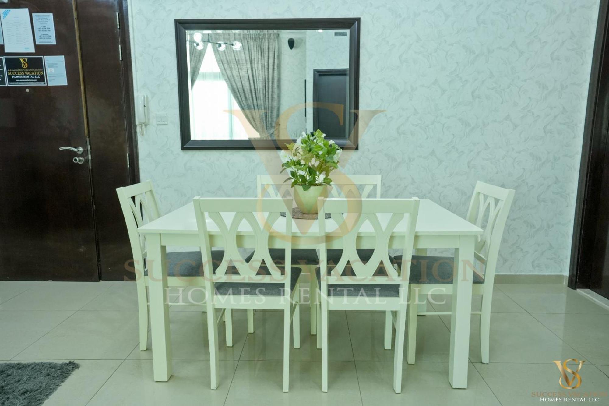 Apartment Success Luxury - 5 Min Away Marina Corniche - Free Housekeeping Provided Everyday-24-7 Staff Available For Services *