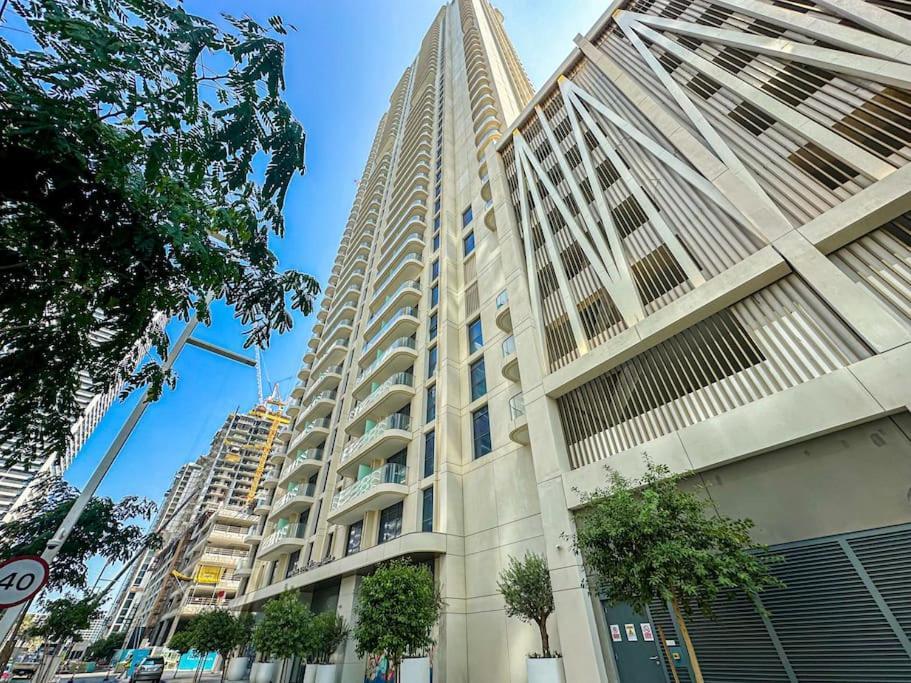Higuests - Emaar Beachfront Haven With Majestic Marina Views Apartment