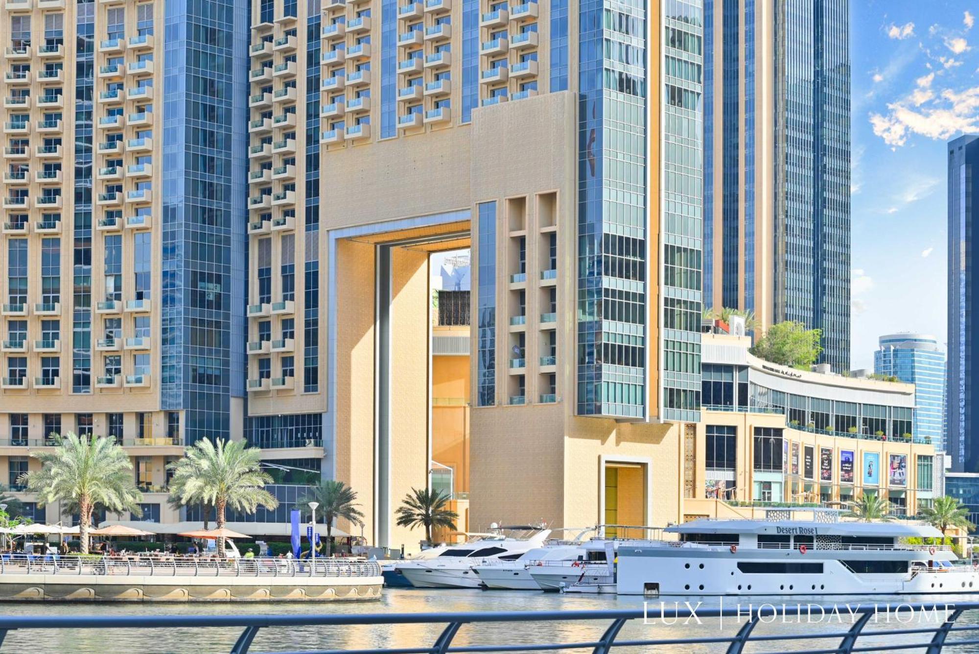 Lux - The Scenic Space Marina View * Dubai