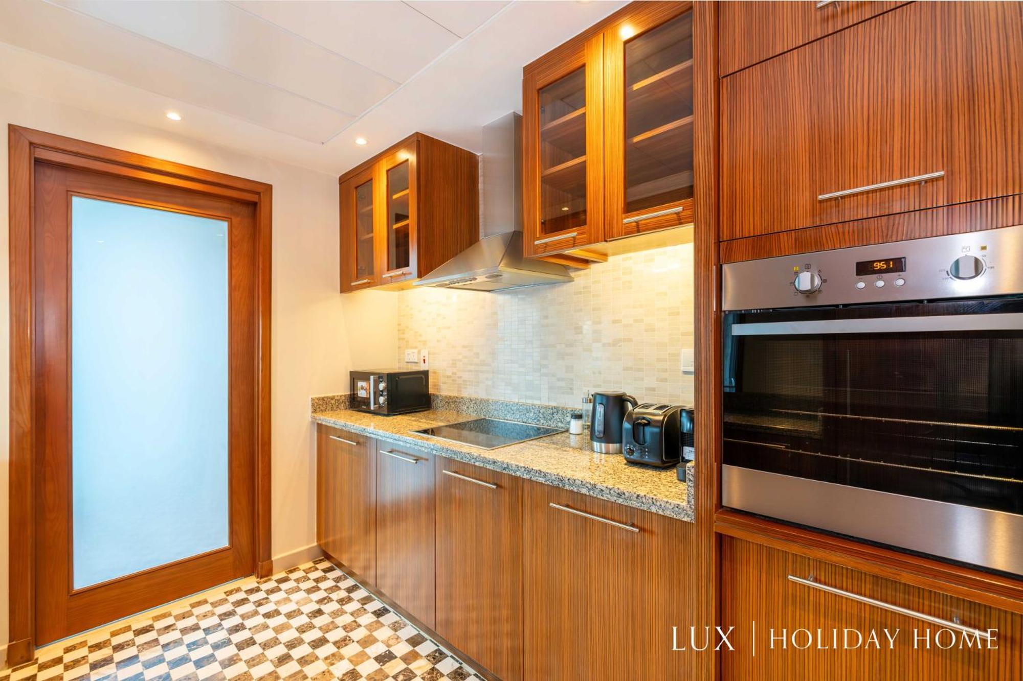 Apartment Lux - The Scenic Space Marina View Dubai
