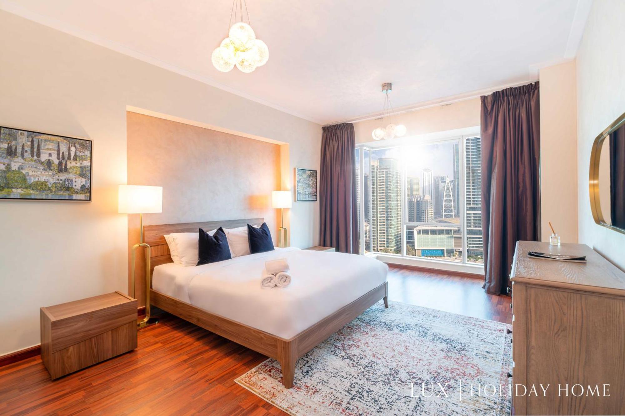 Lux - The Scenic Space Marina View Apartment